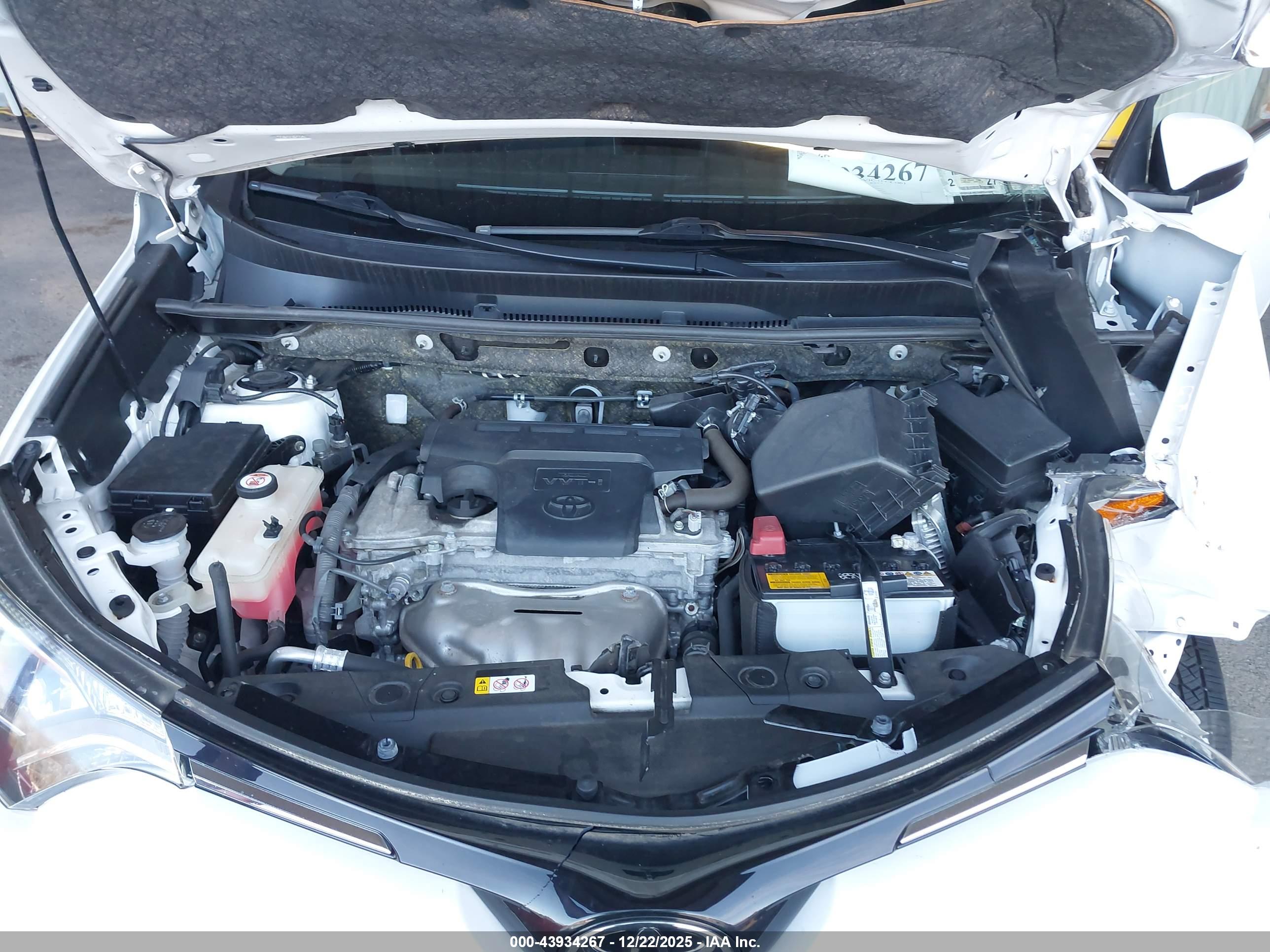 TOYOTA RAV4 image 10