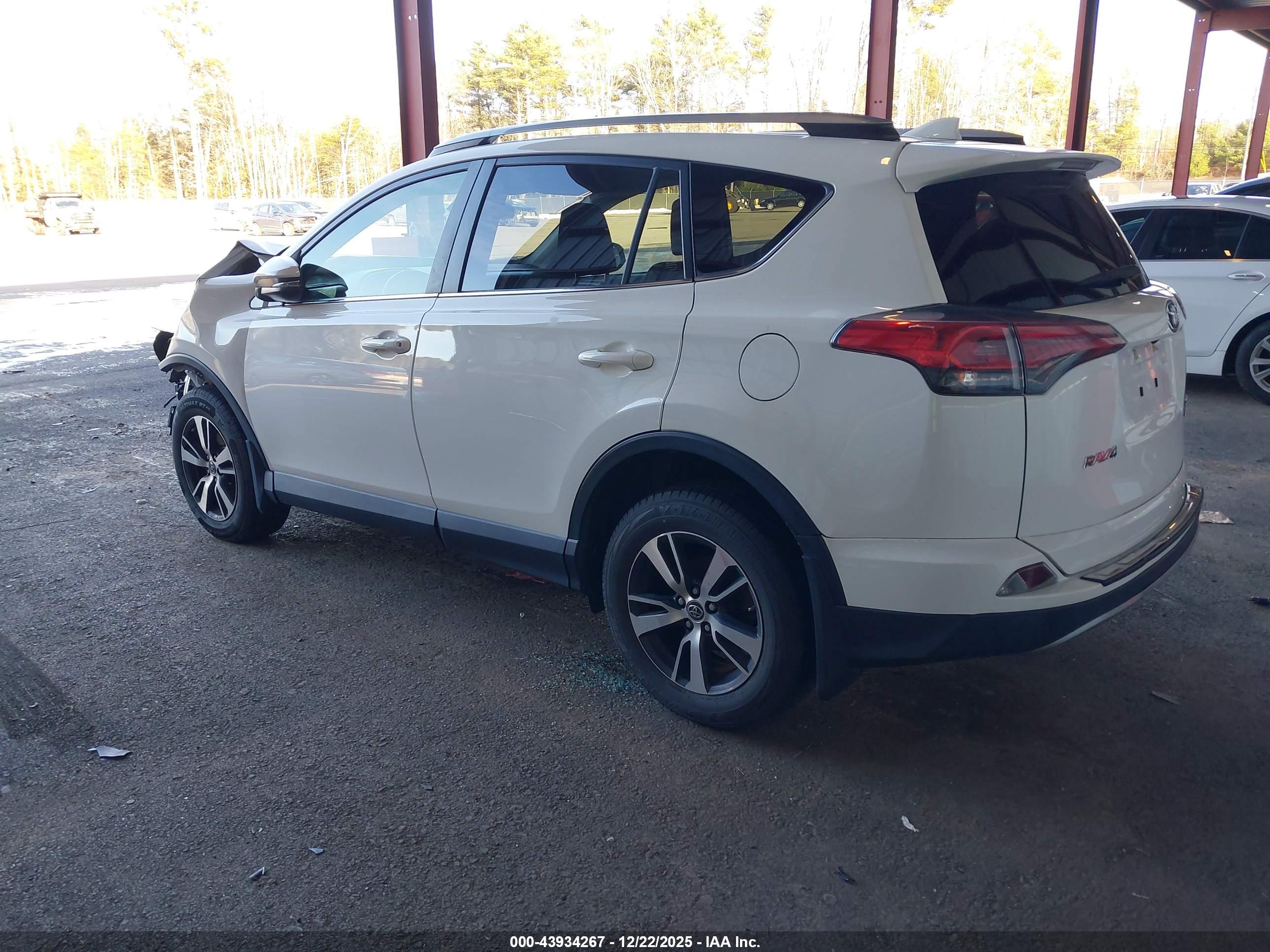 TOYOTA RAV4 image 3
