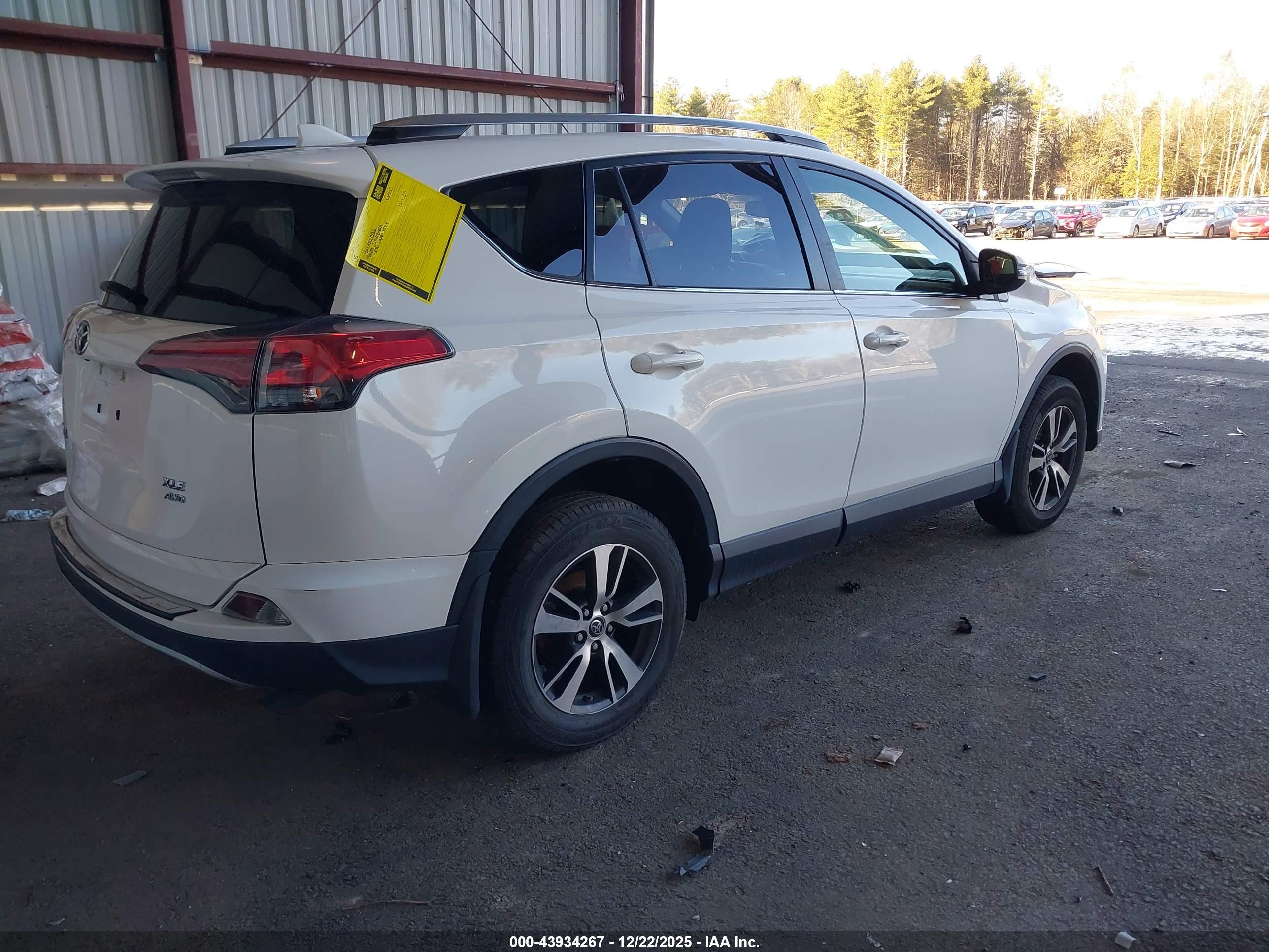TOYOTA RAV4 image 4