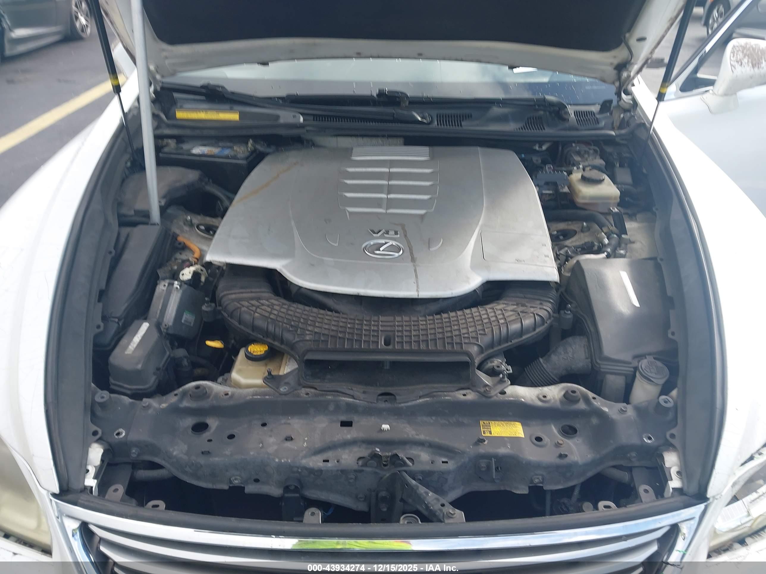 LEXUS LS image 10