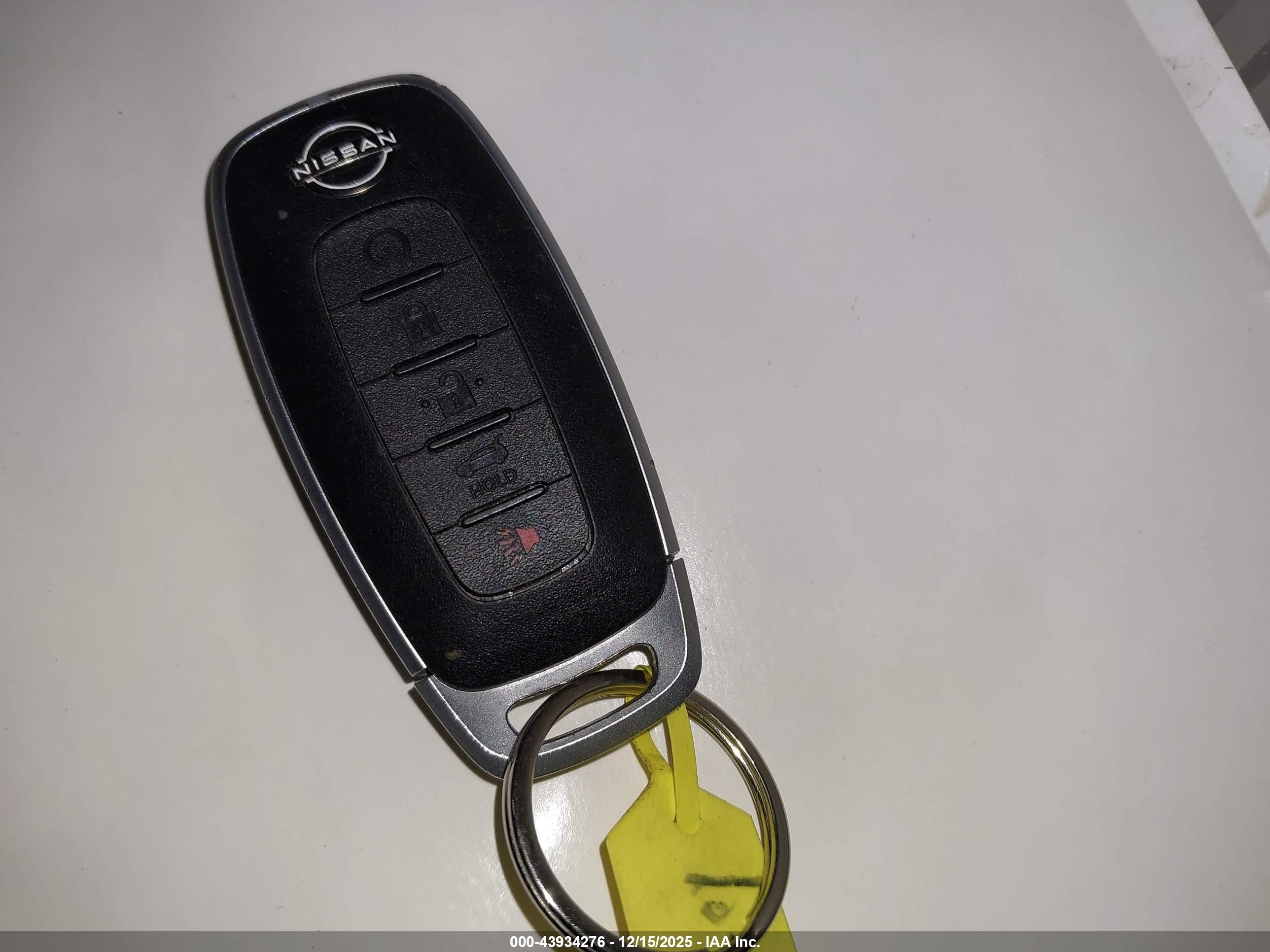 NISSAN ROGUE image 11