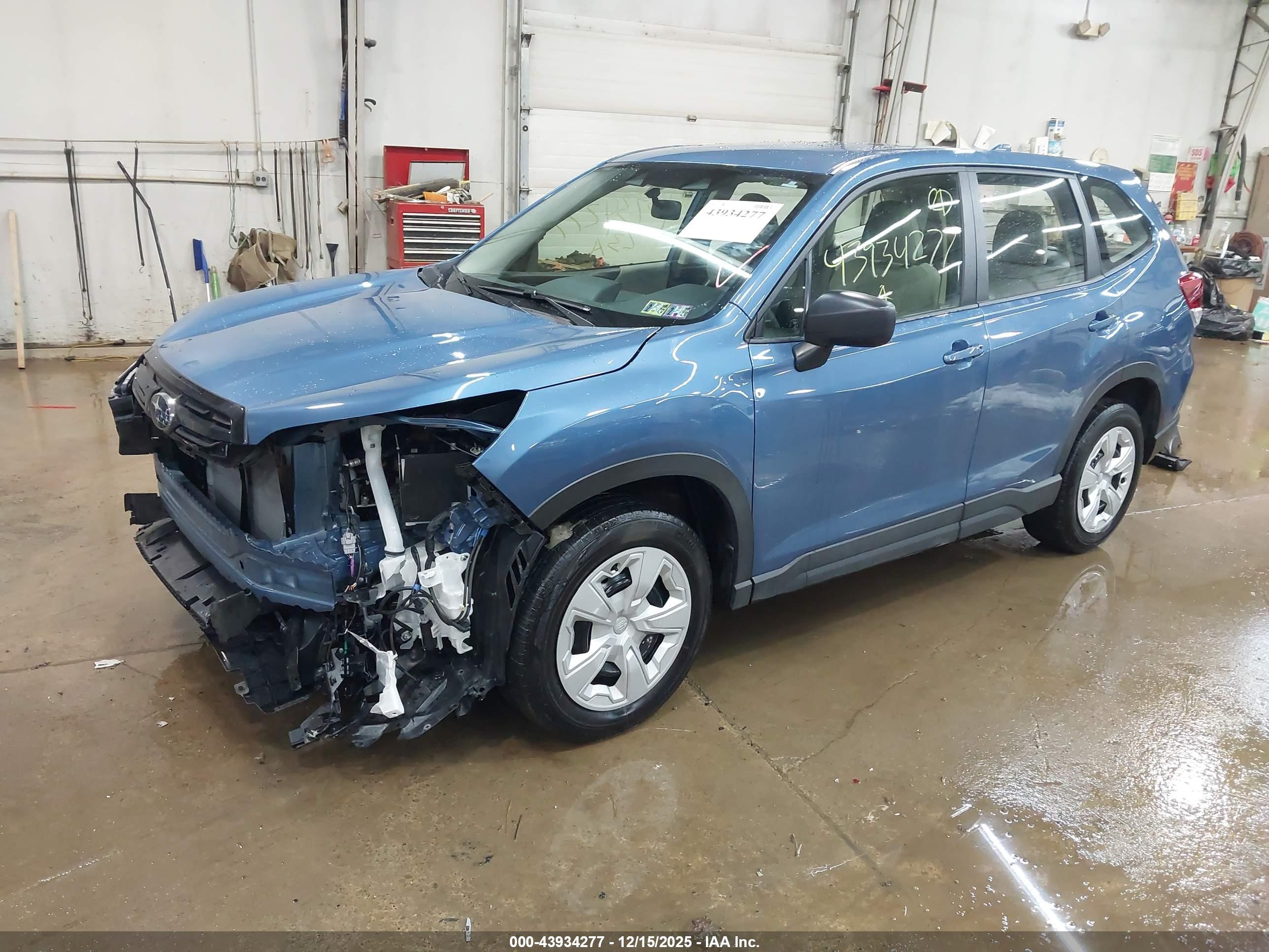 SUBARU FORESTER image 2