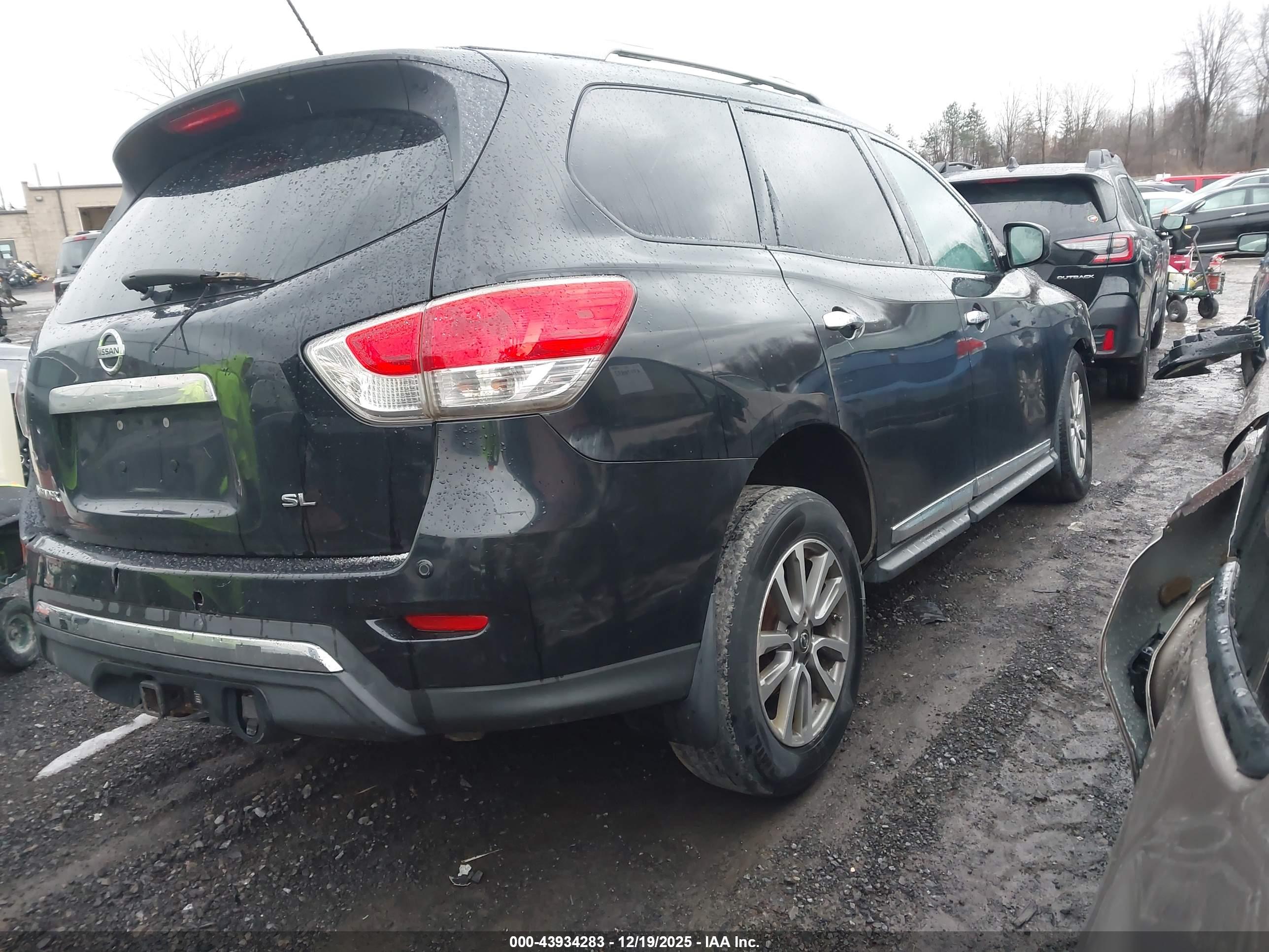 NISSAN PATHFINDER image 4