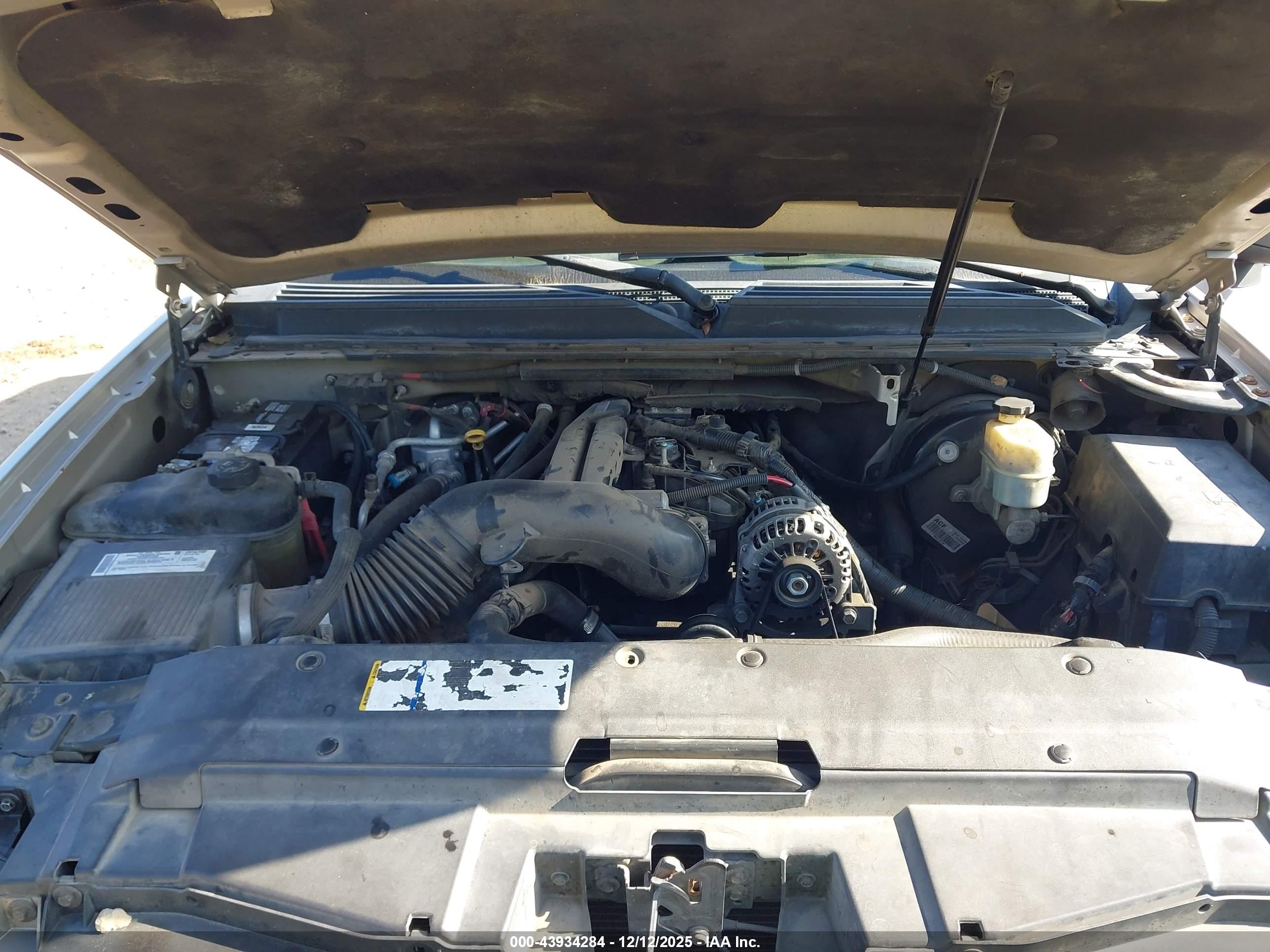 CHEVROLET TAHOE image 10