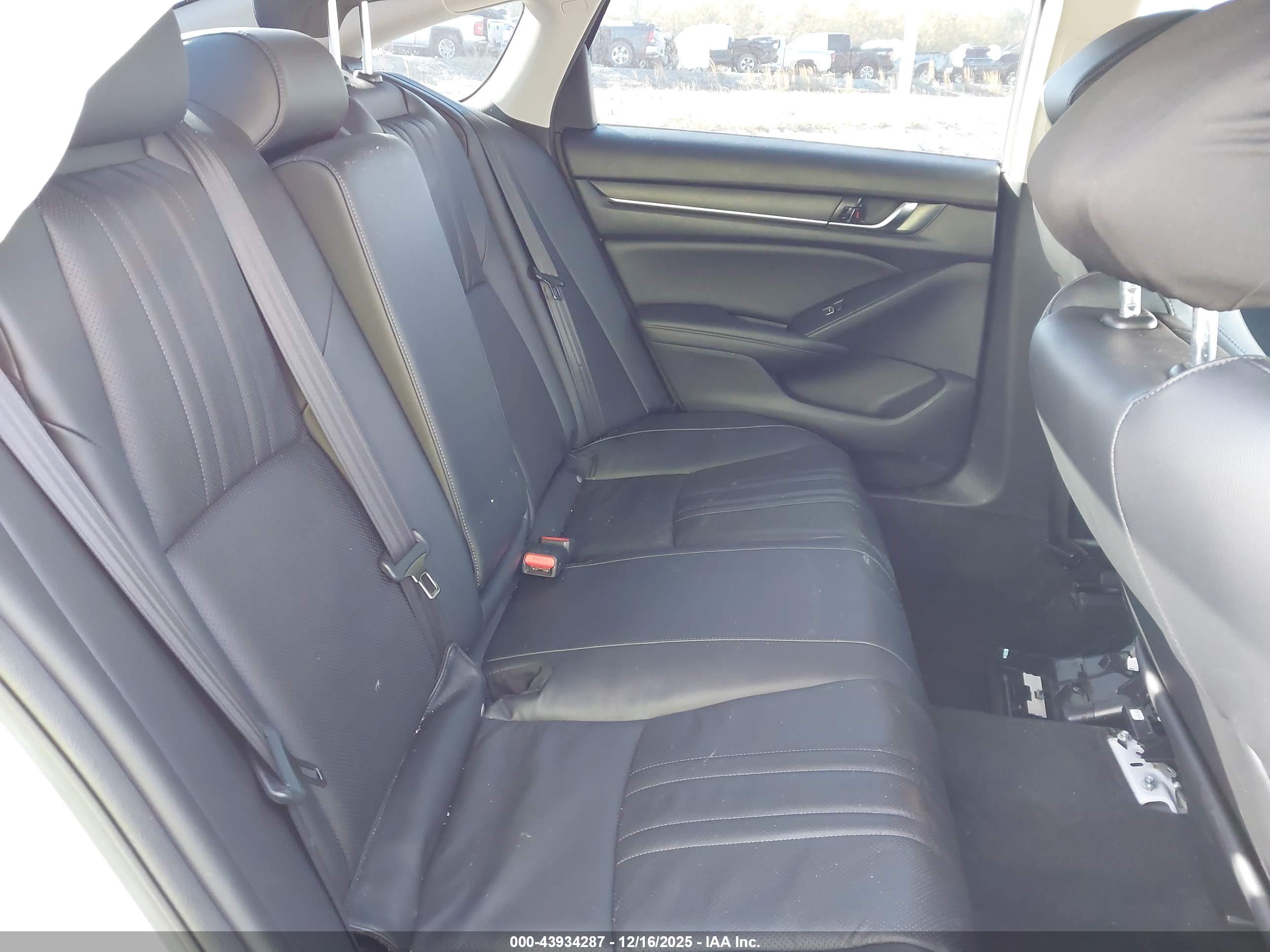 HONDA ACCORD image 8