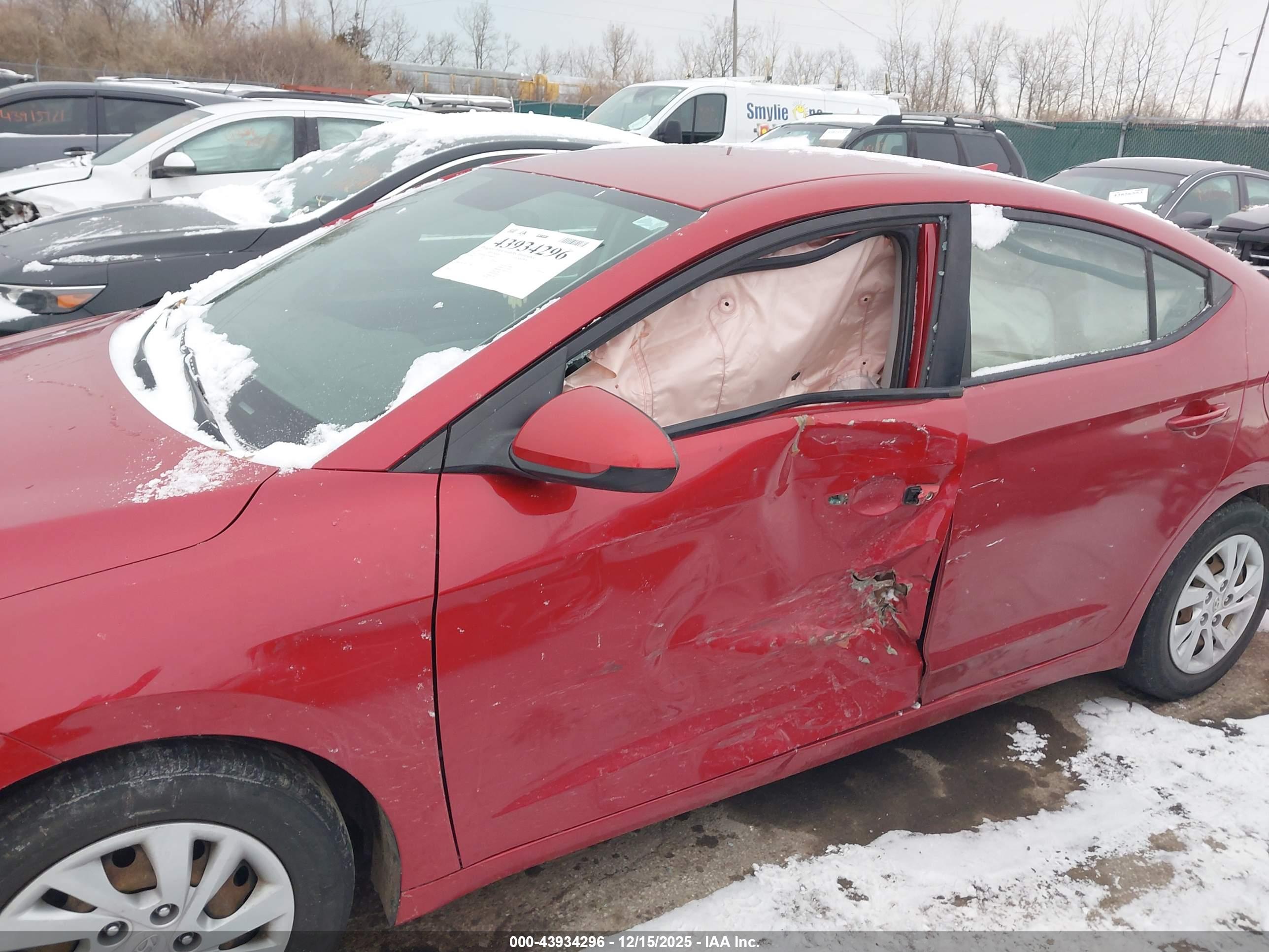HYUNDAI ELANTRA image 6