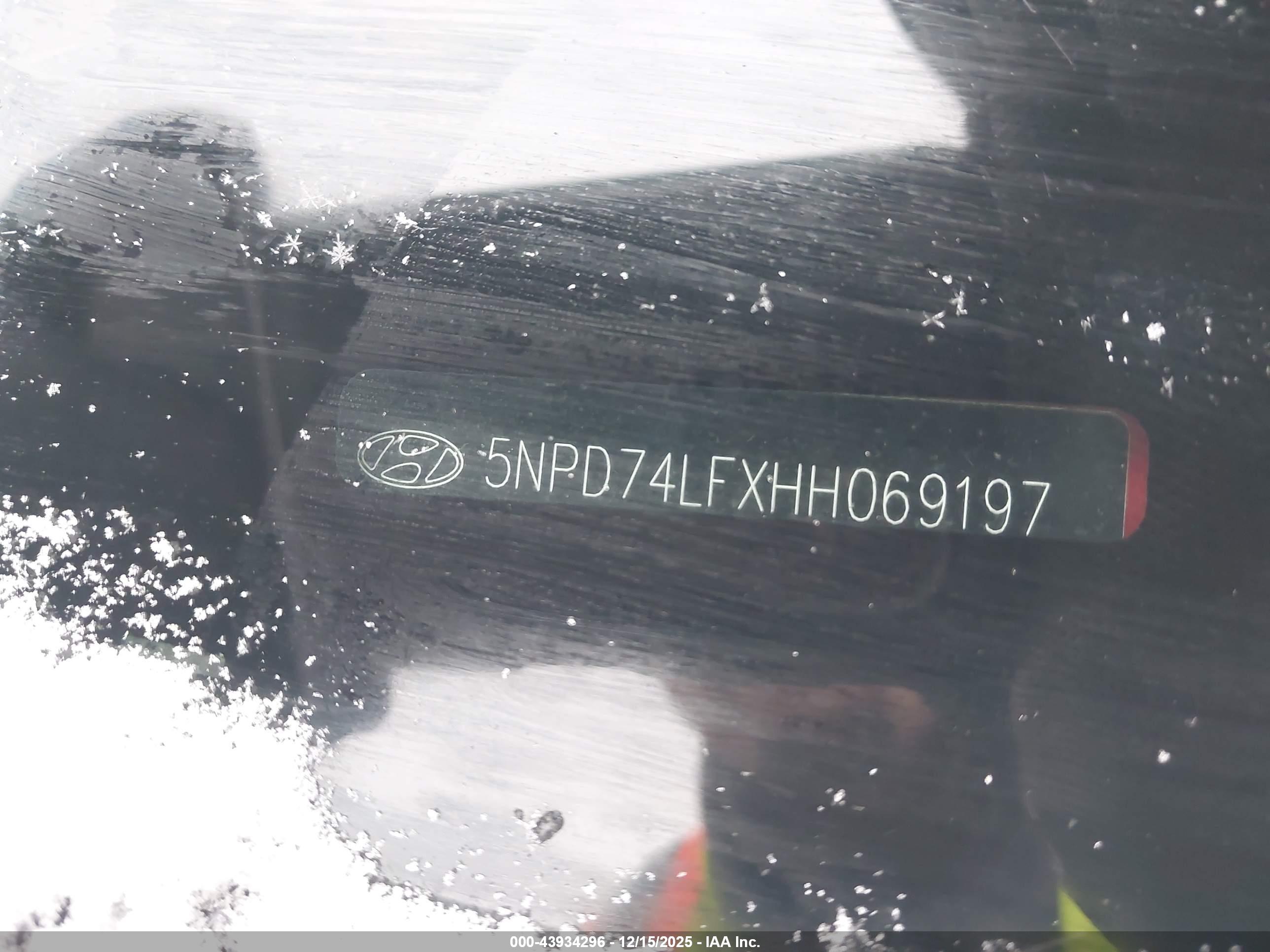 HYUNDAI ELANTRA image 9