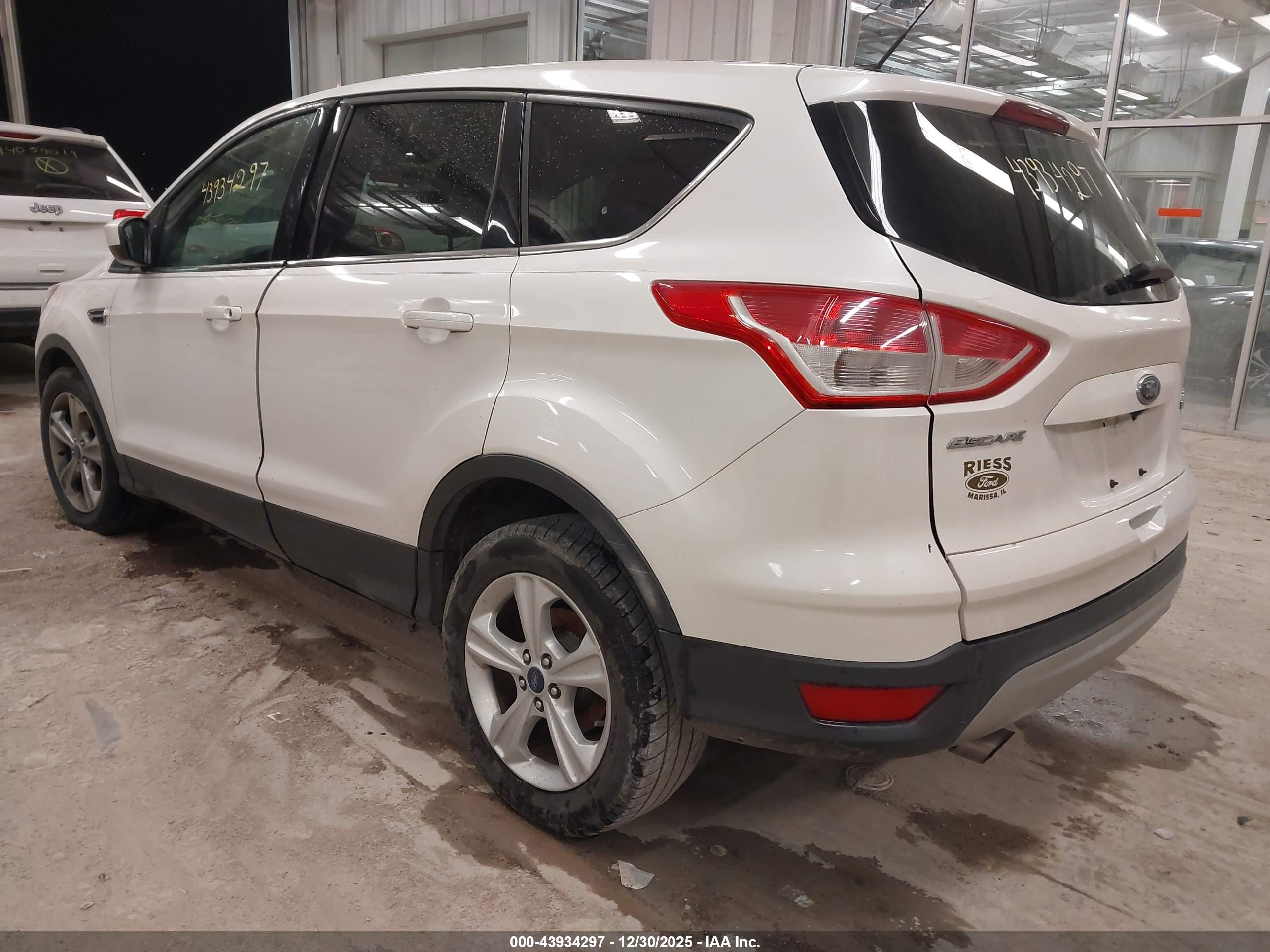 FORD ESCAPE image 3