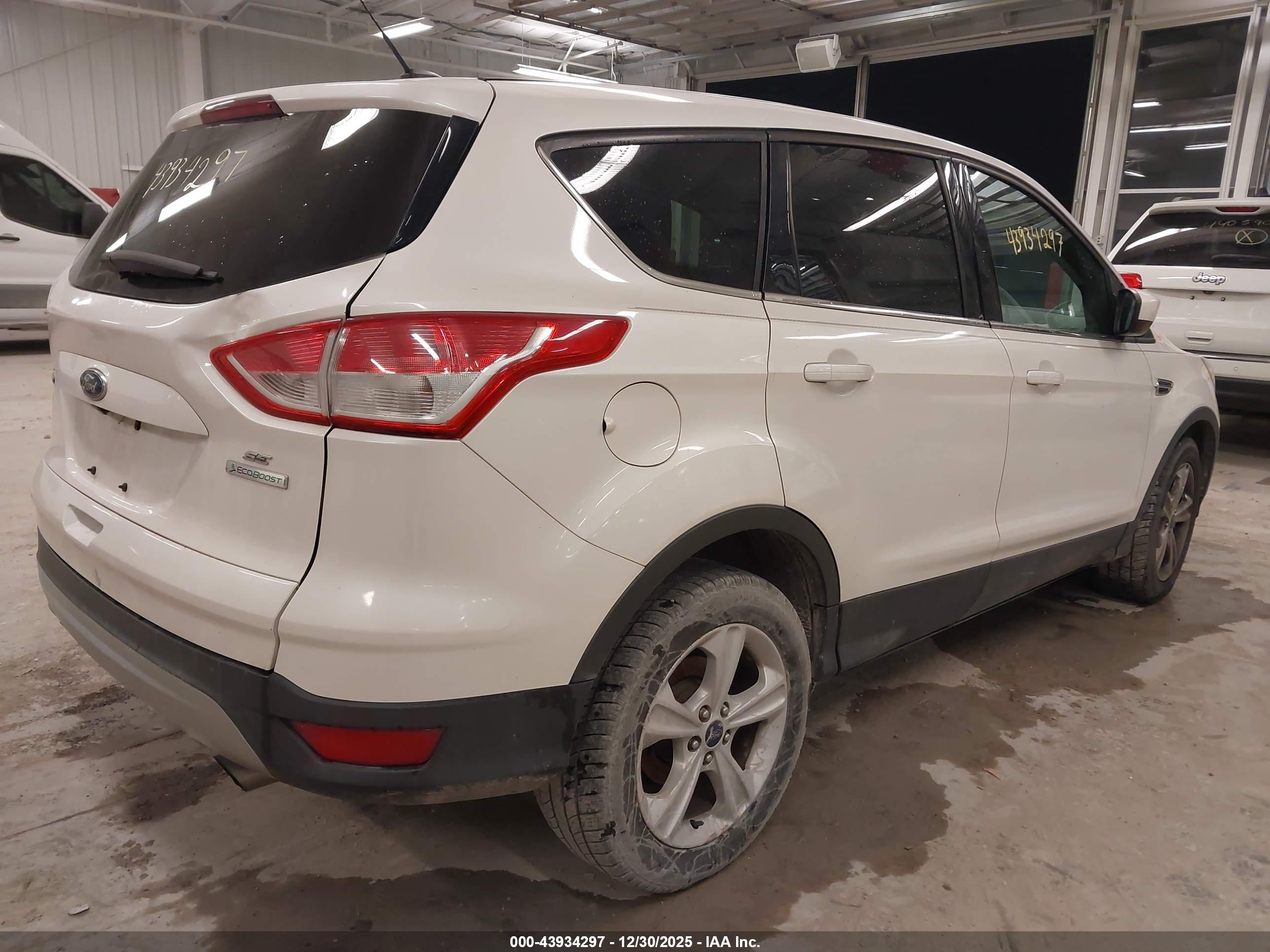 FORD ESCAPE image 4