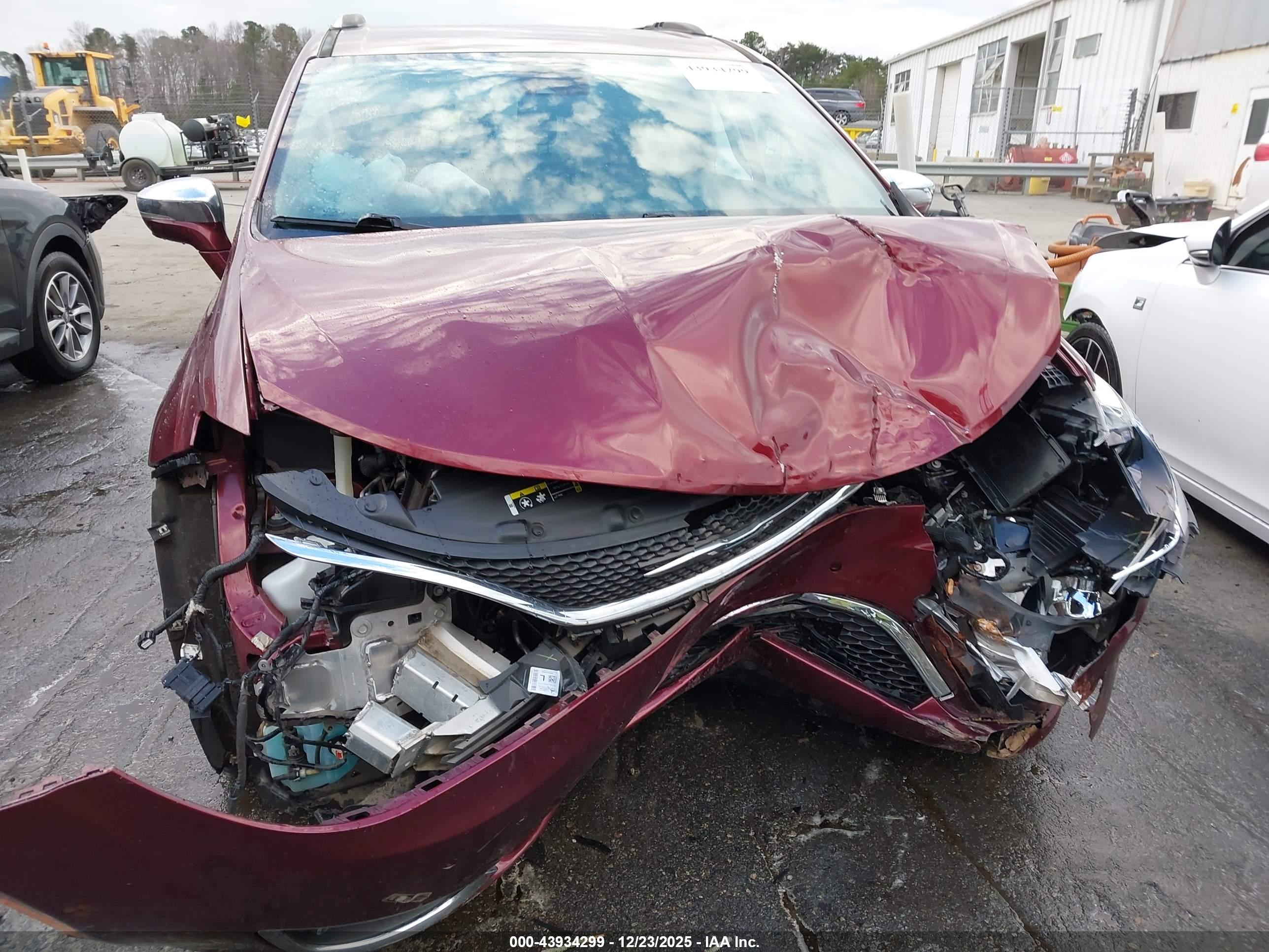 CHRYSLER PACIFICA image 6