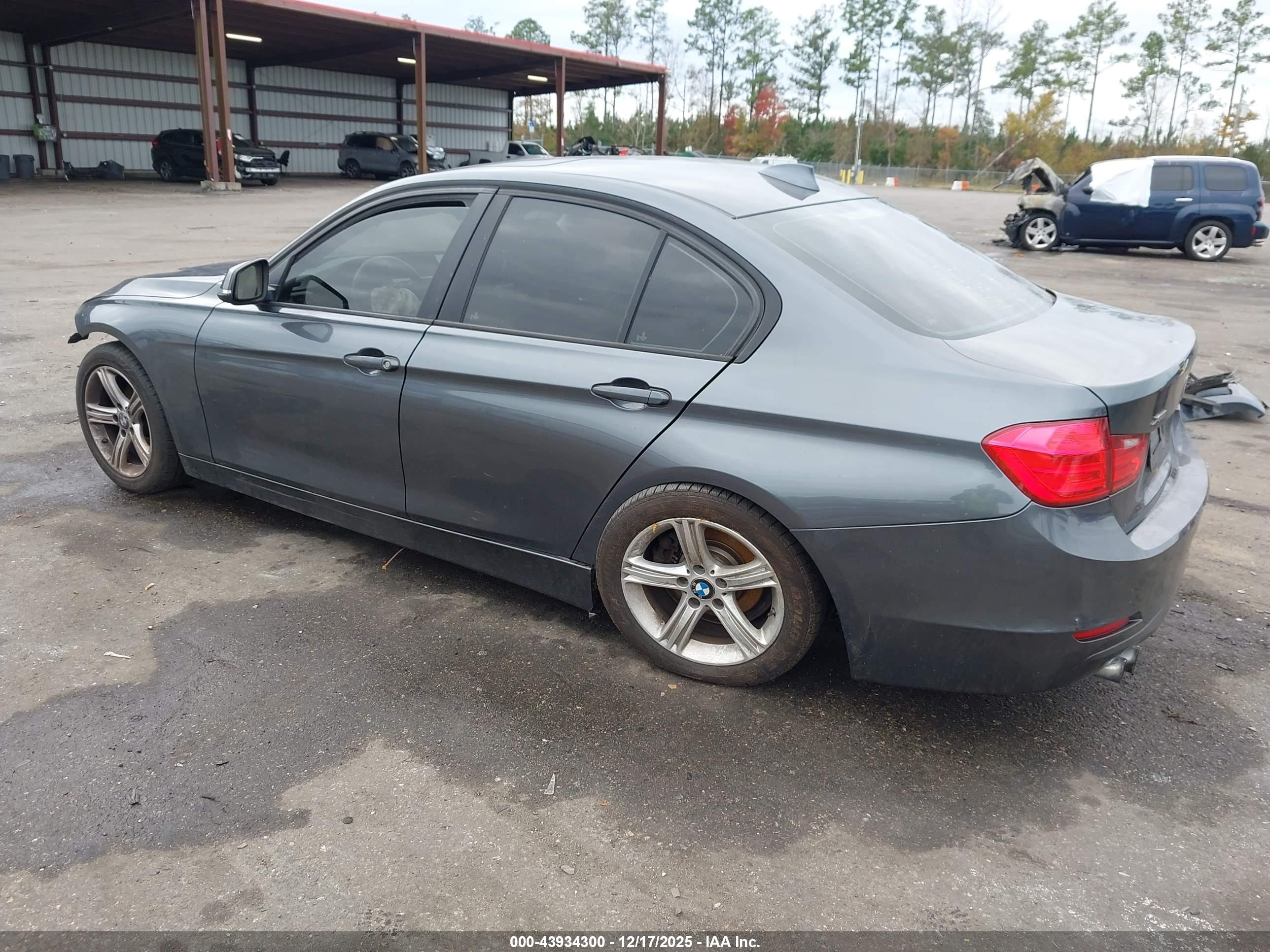 BMW 328I image 3