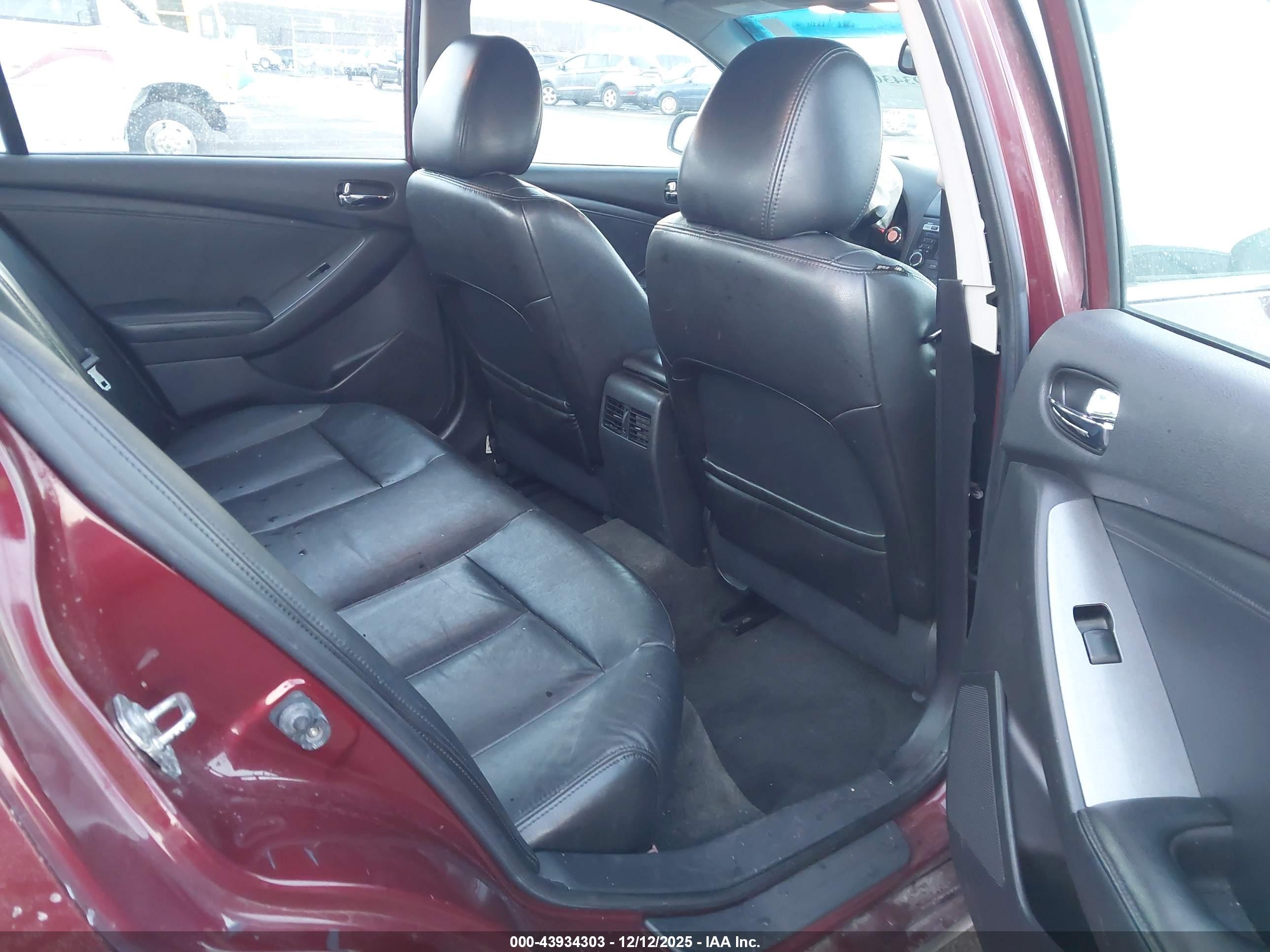 NISSAN ALTIMA image 8