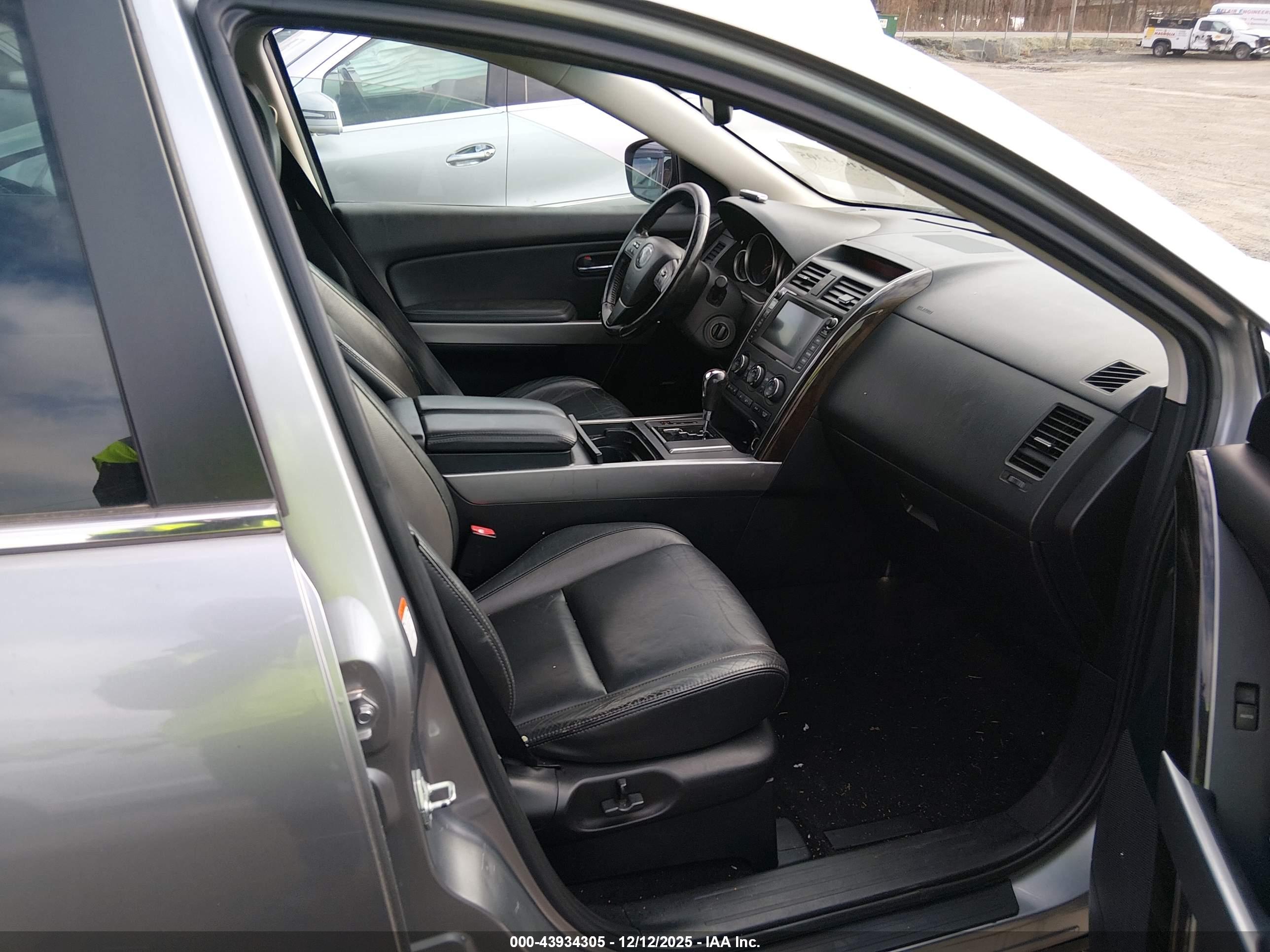 MAZDA CX-9 image 5