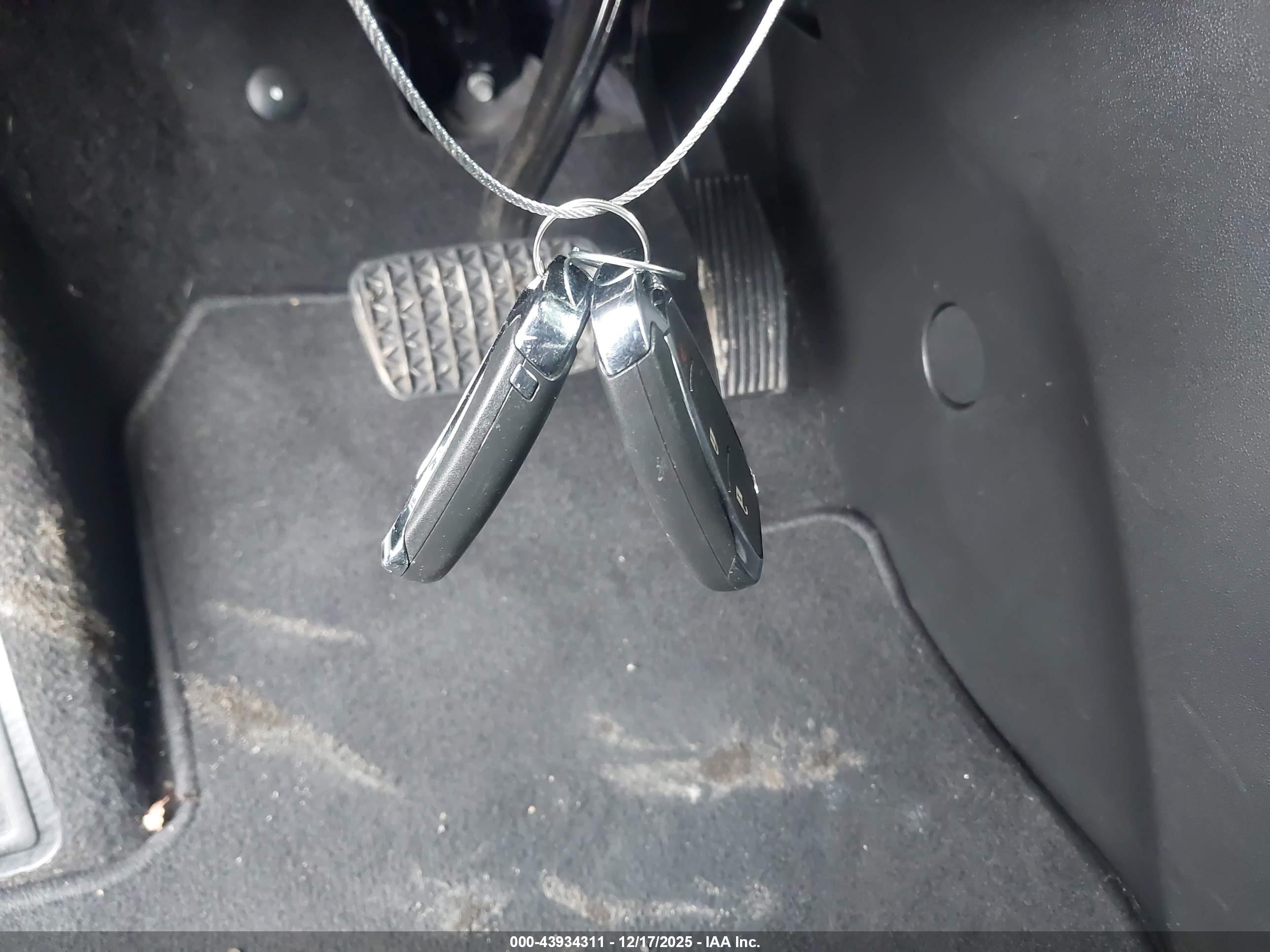 CHEVROLET EQUINOX image 11