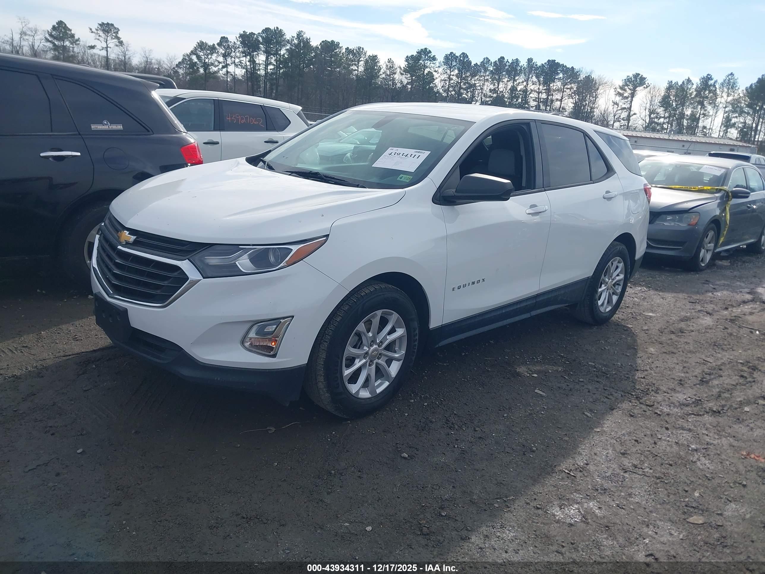 CHEVROLET EQUINOX image 2