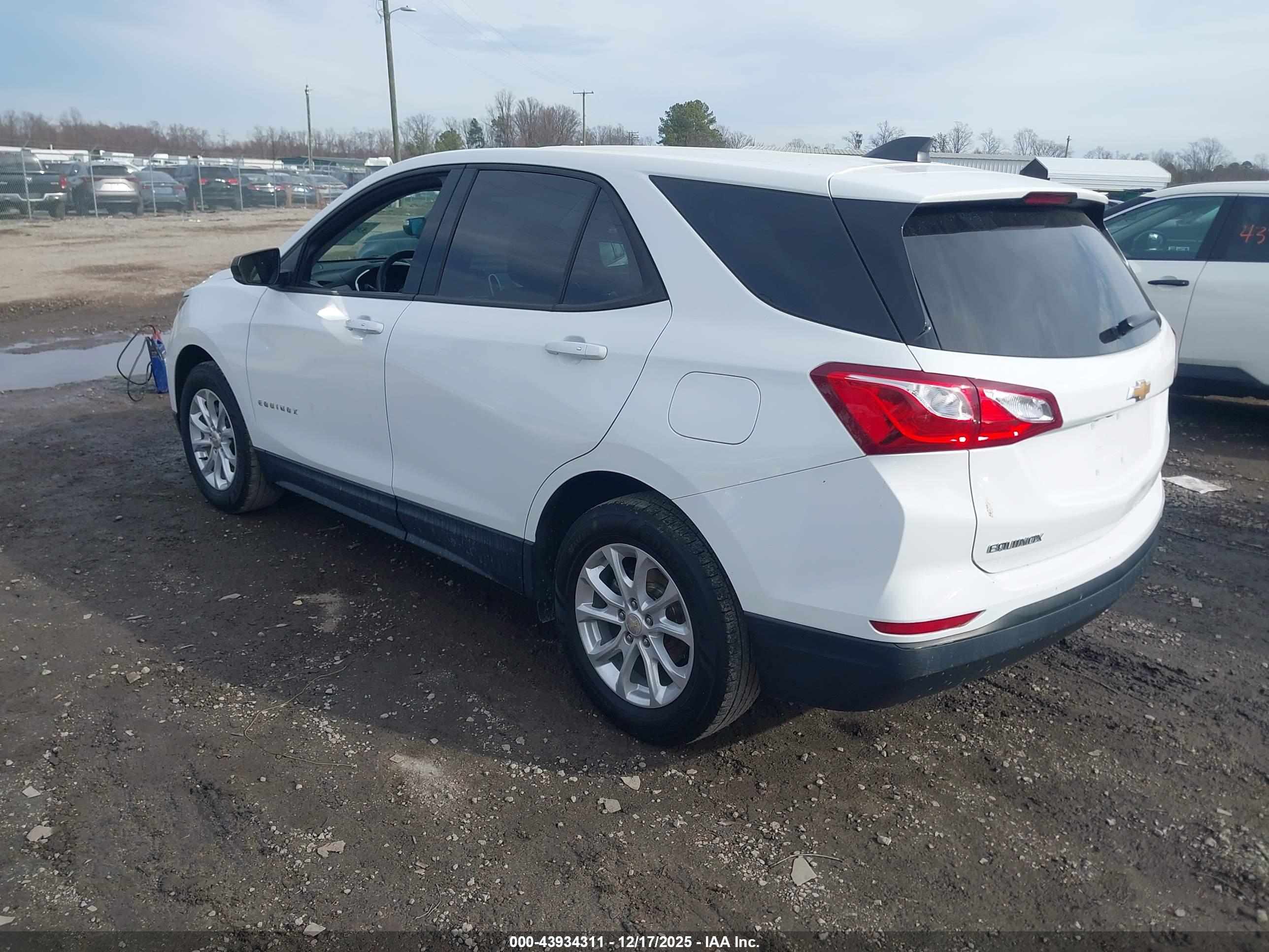 CHEVROLET EQUINOX image 3