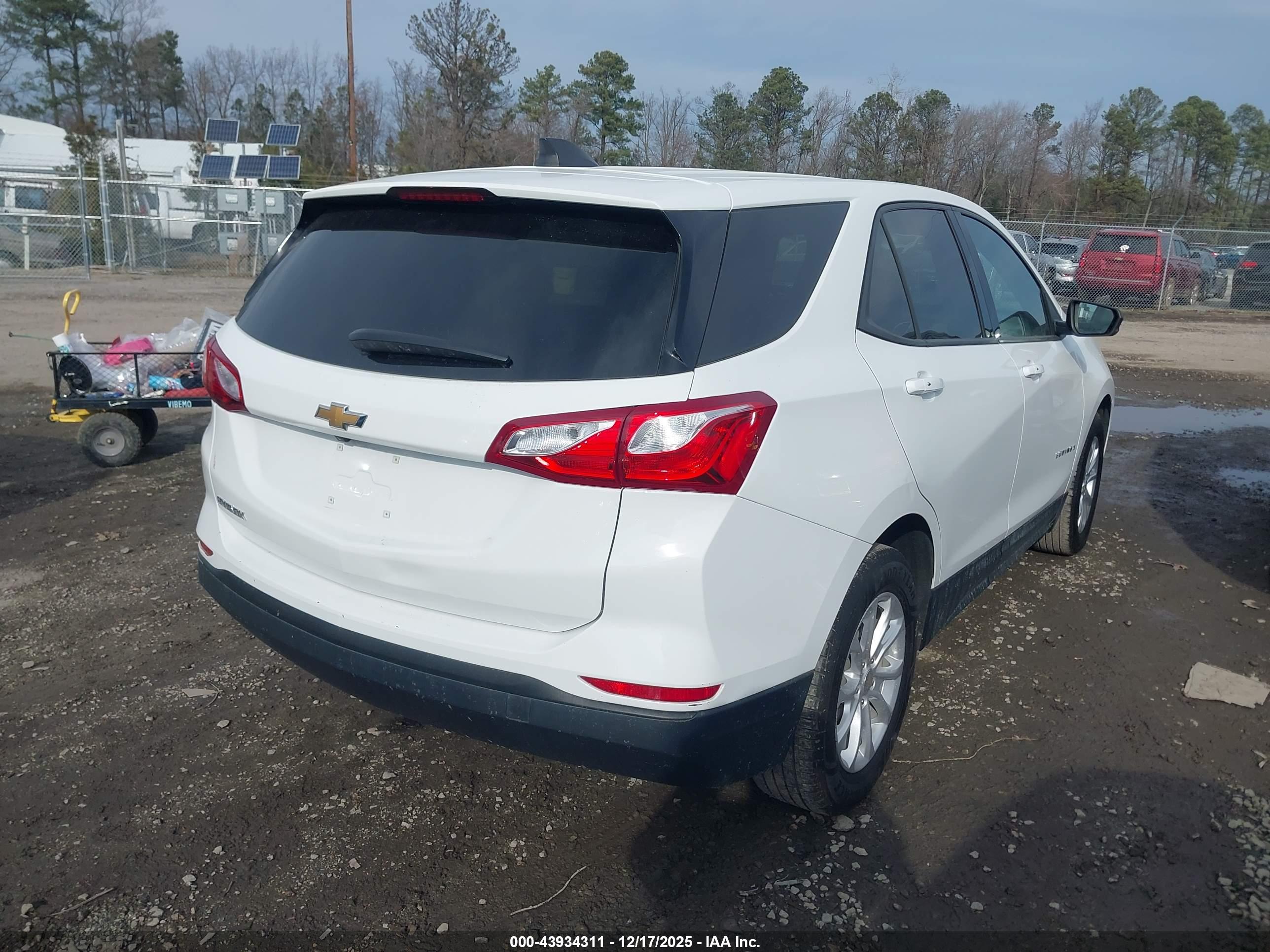 CHEVROLET EQUINOX image 4