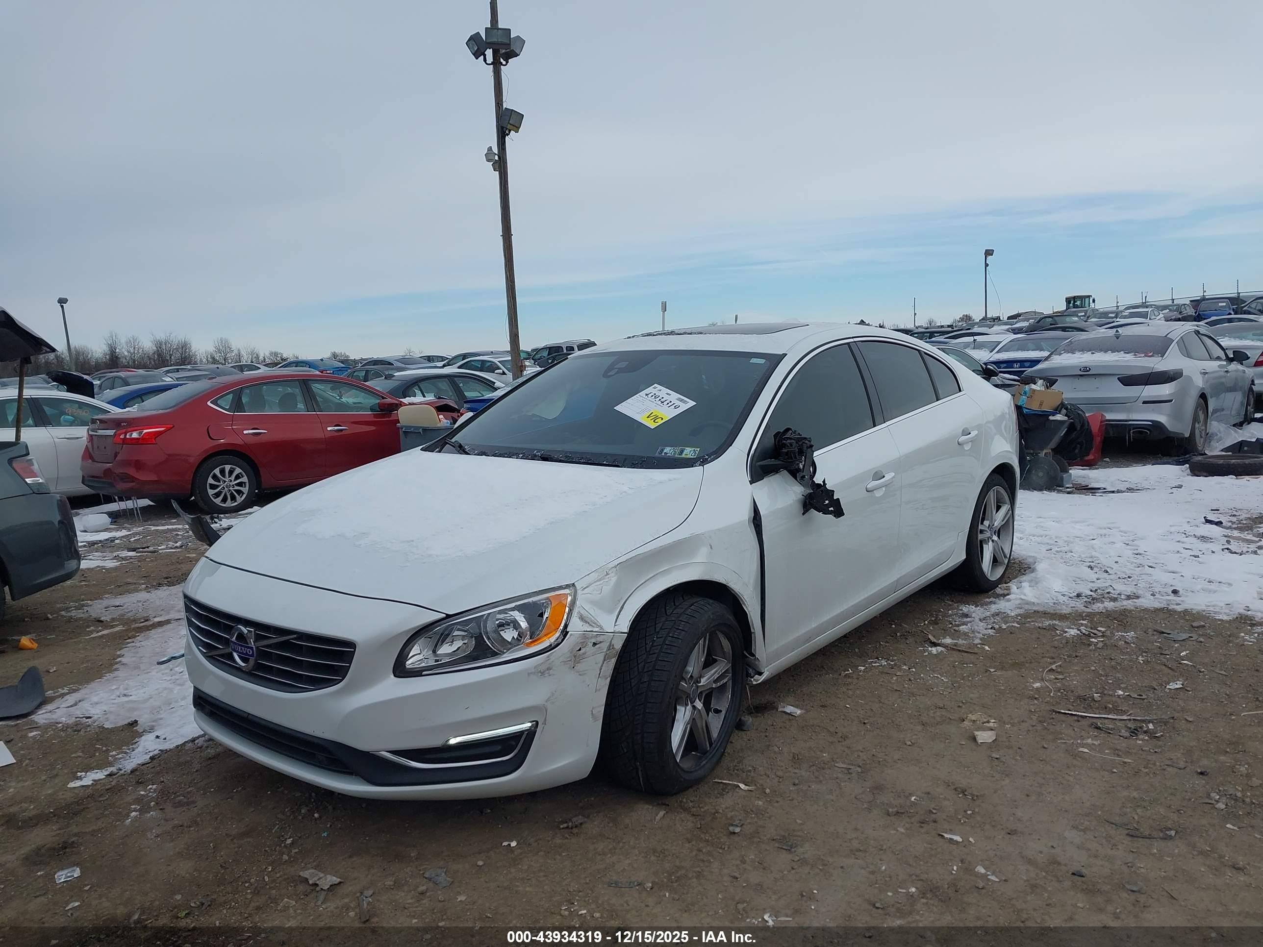 VOLVO S60 image 6