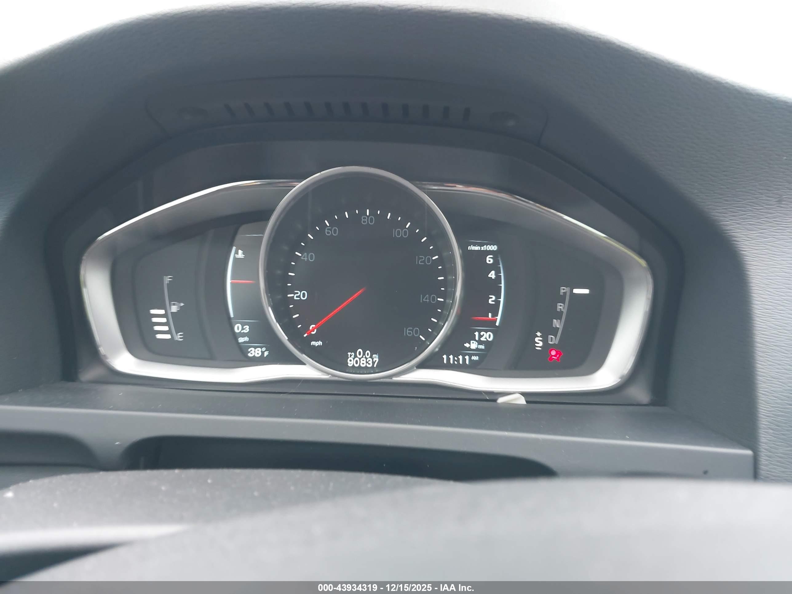 VOLVO S60 image 7