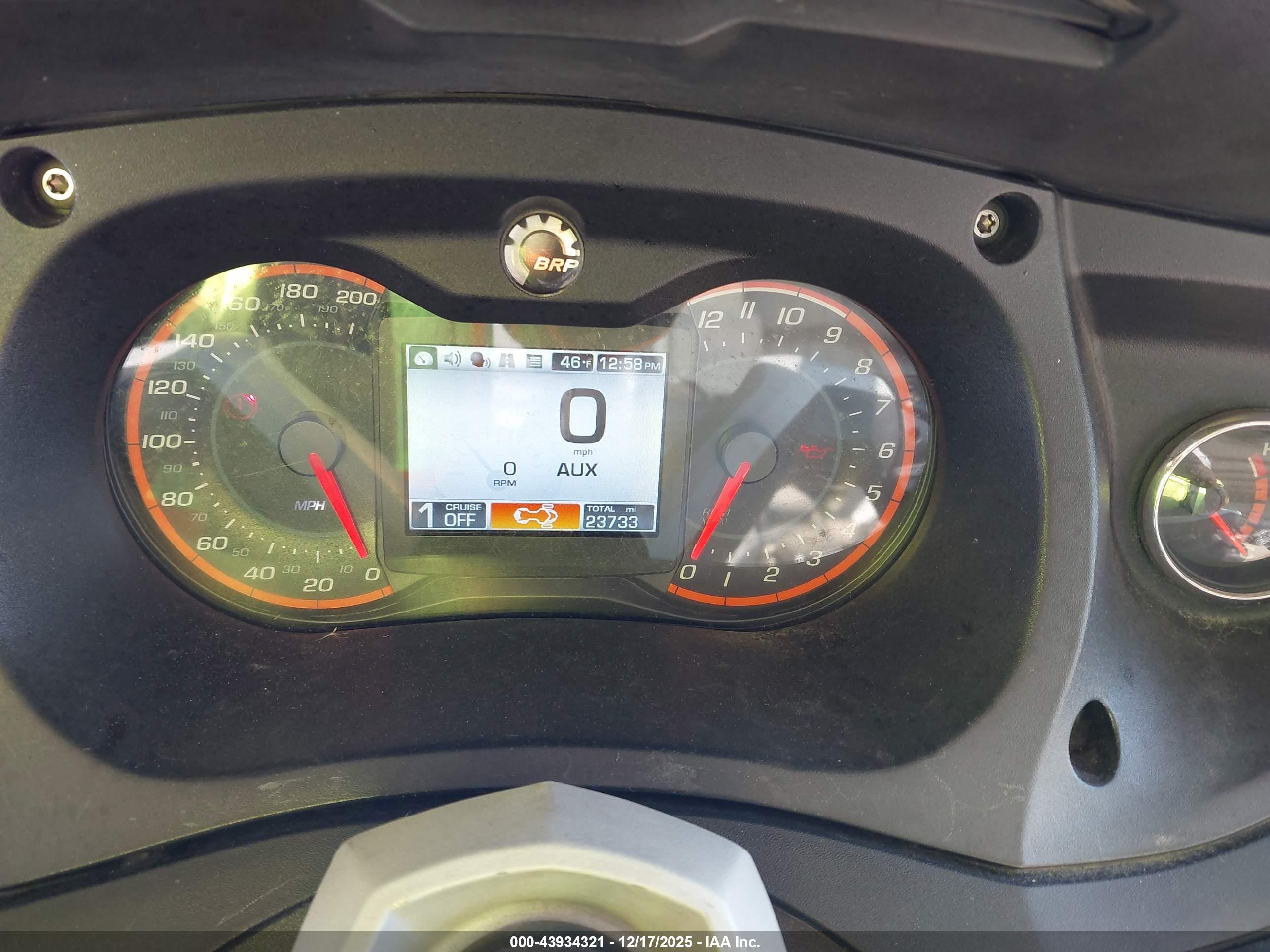 CAN-AM SPYDER image 7