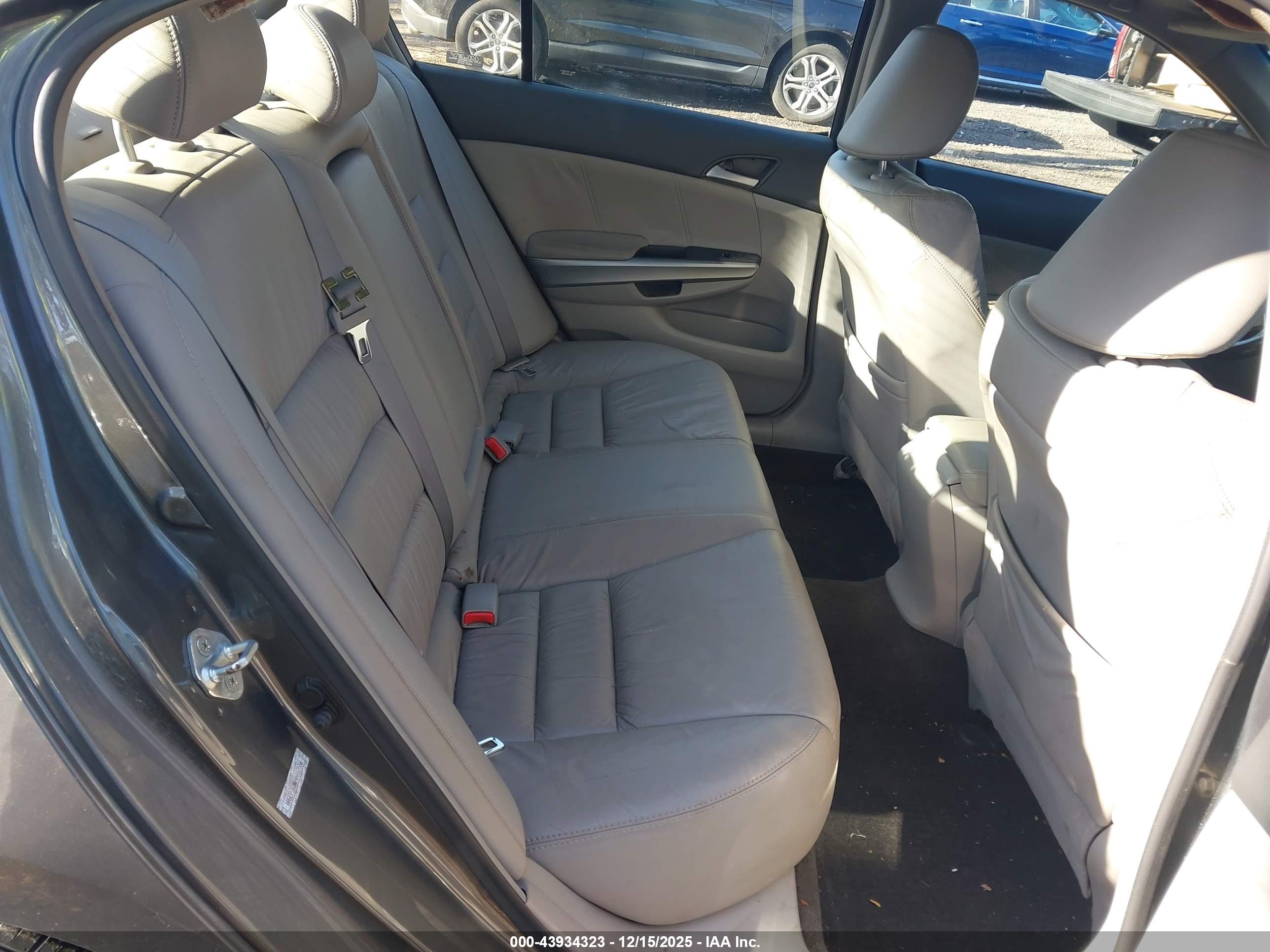 HONDA ACCORD image 8