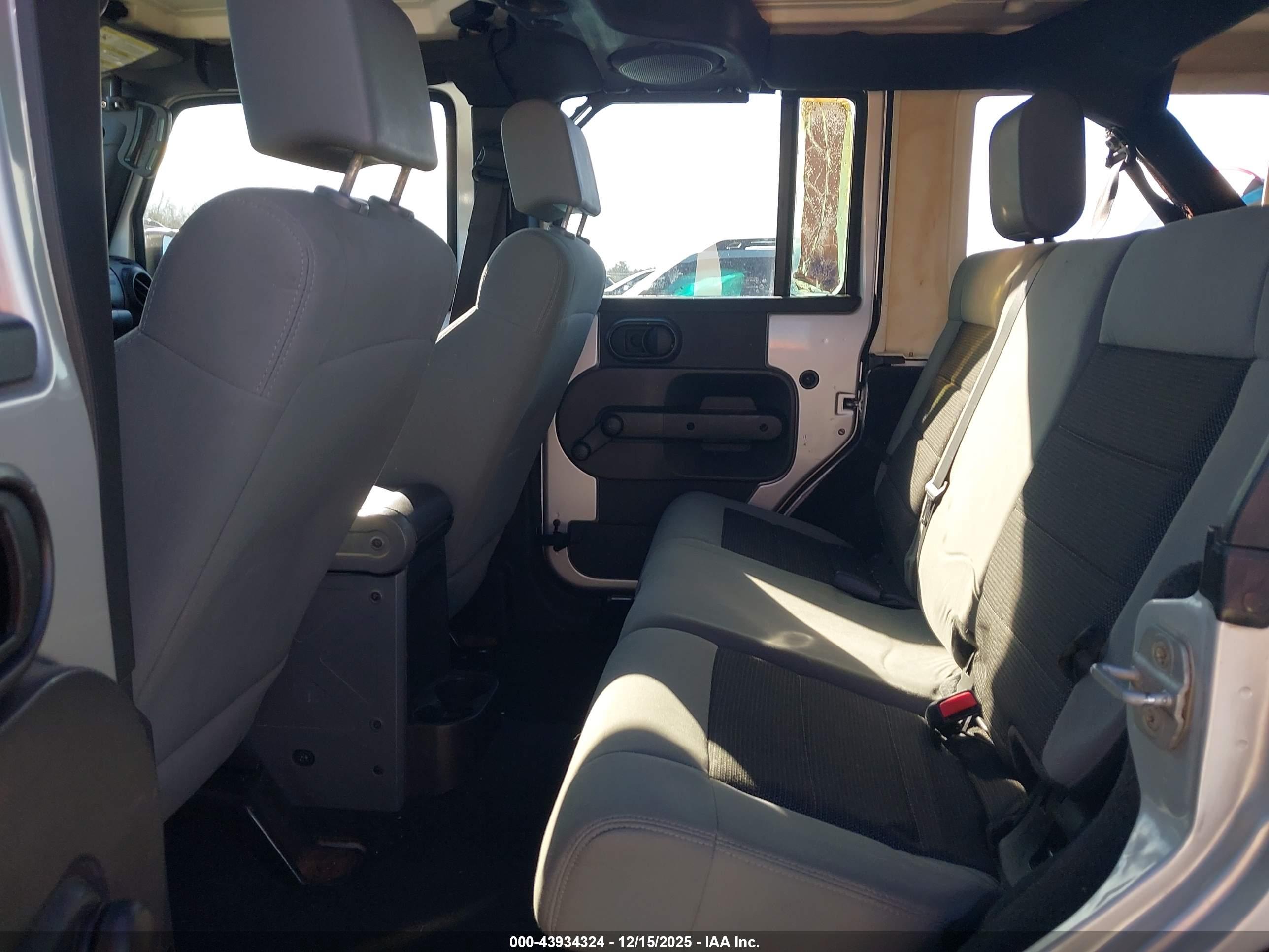 JEEP WRANGLER image 8