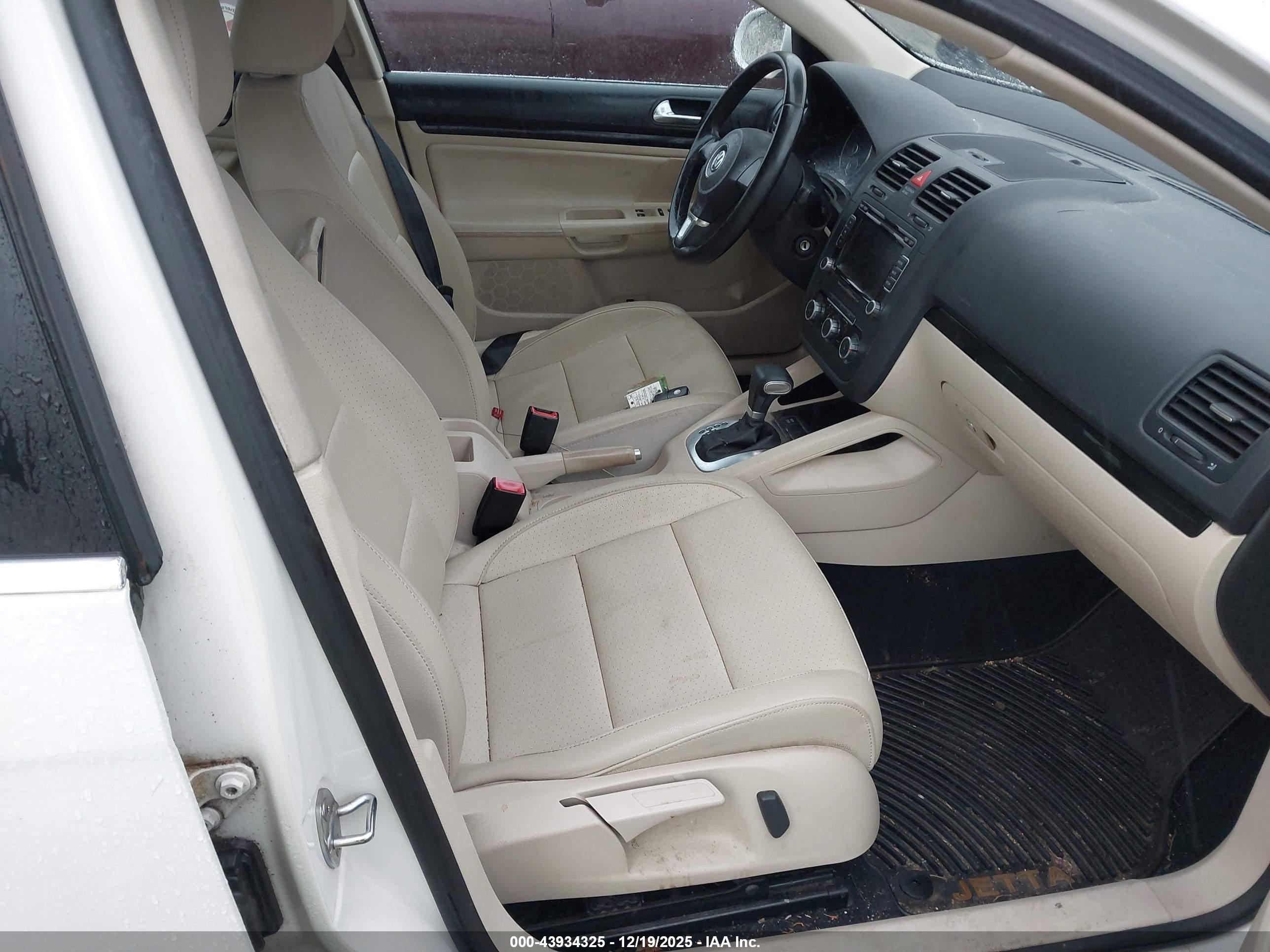 VOLKSWAGEN JETTA image 5