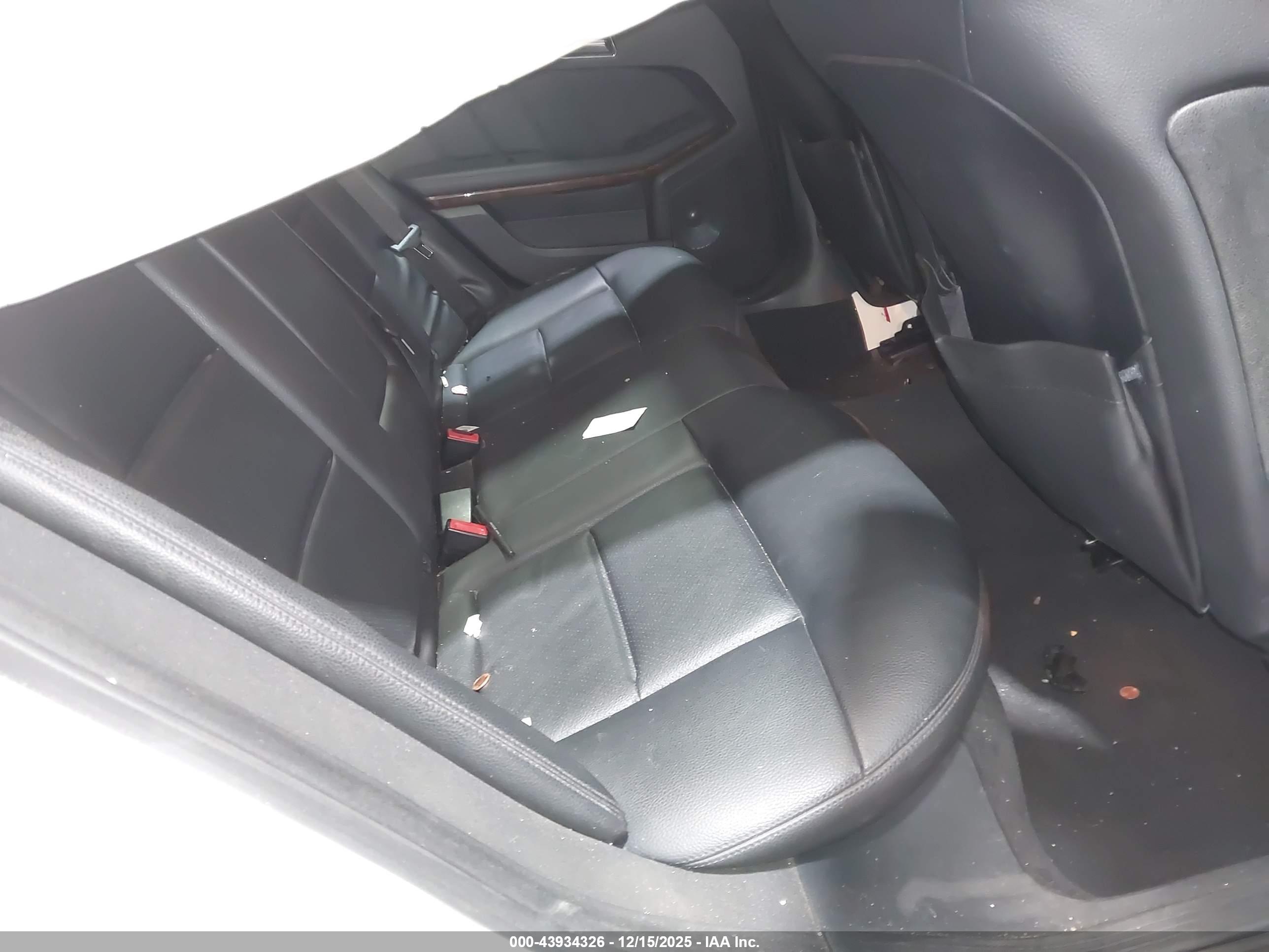 MERCEDES-BENZ E image 8