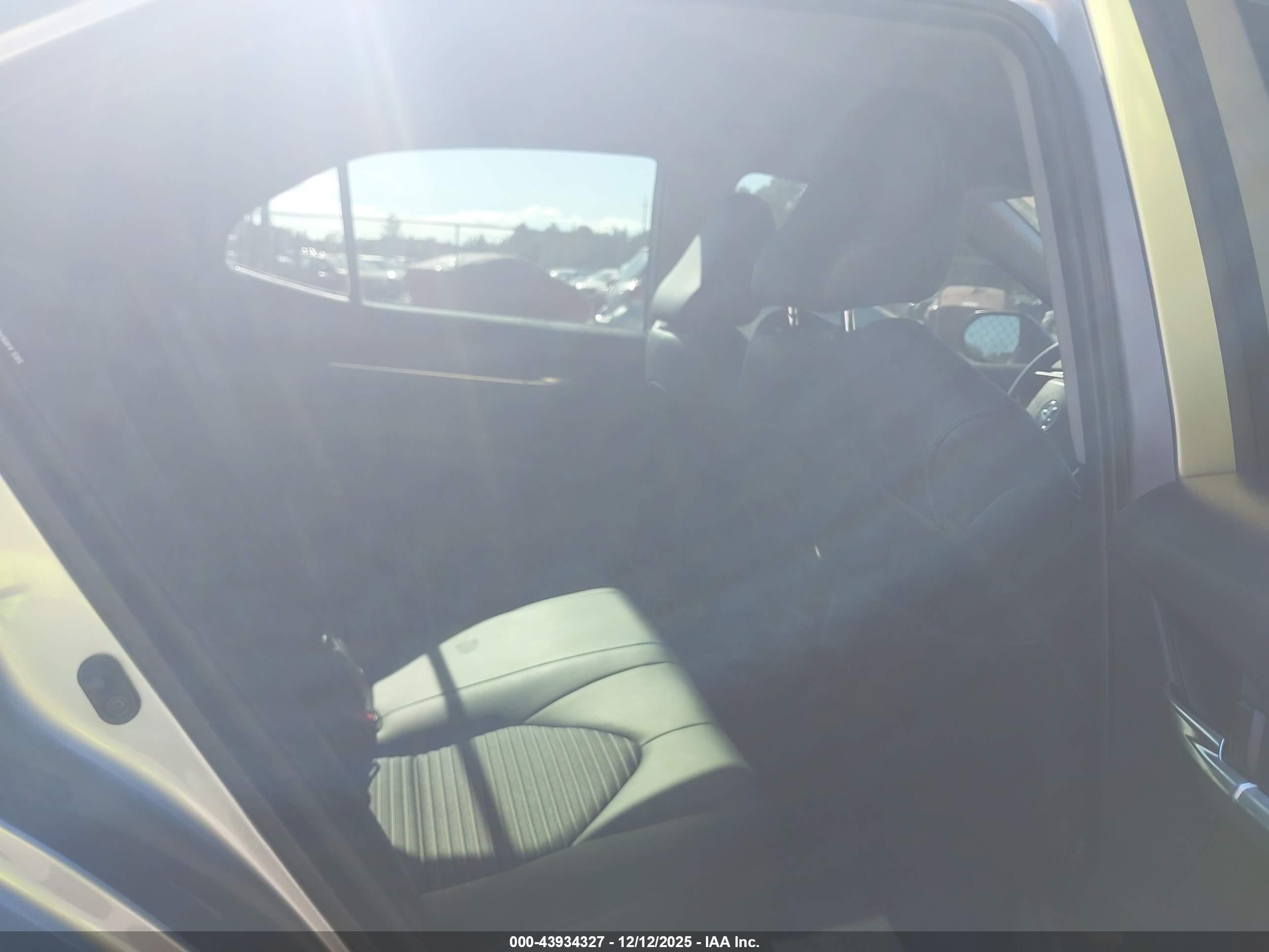 TOYOTA CAMRY image 8
