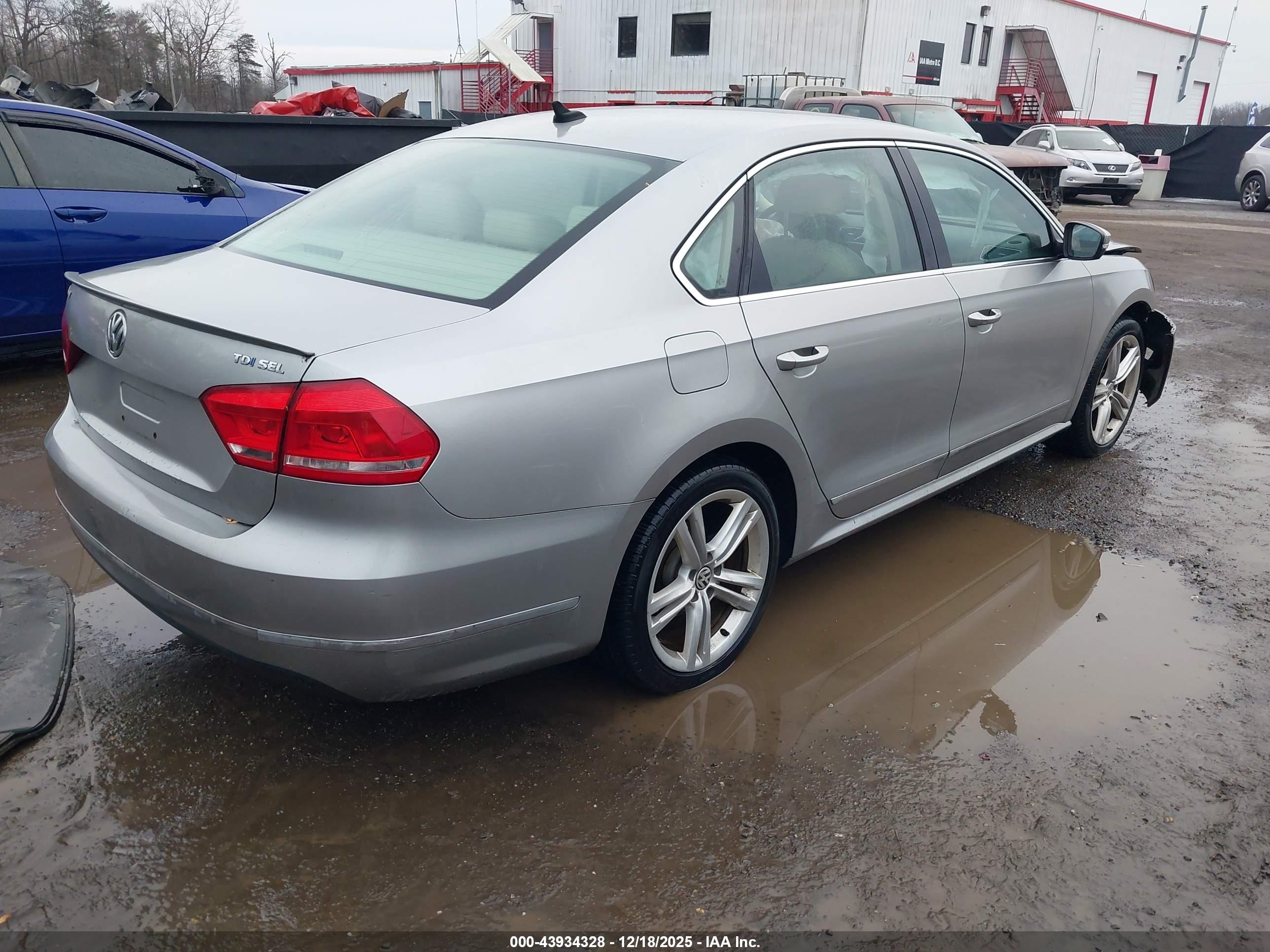 VOLKSWAGEN PASSAT image 4