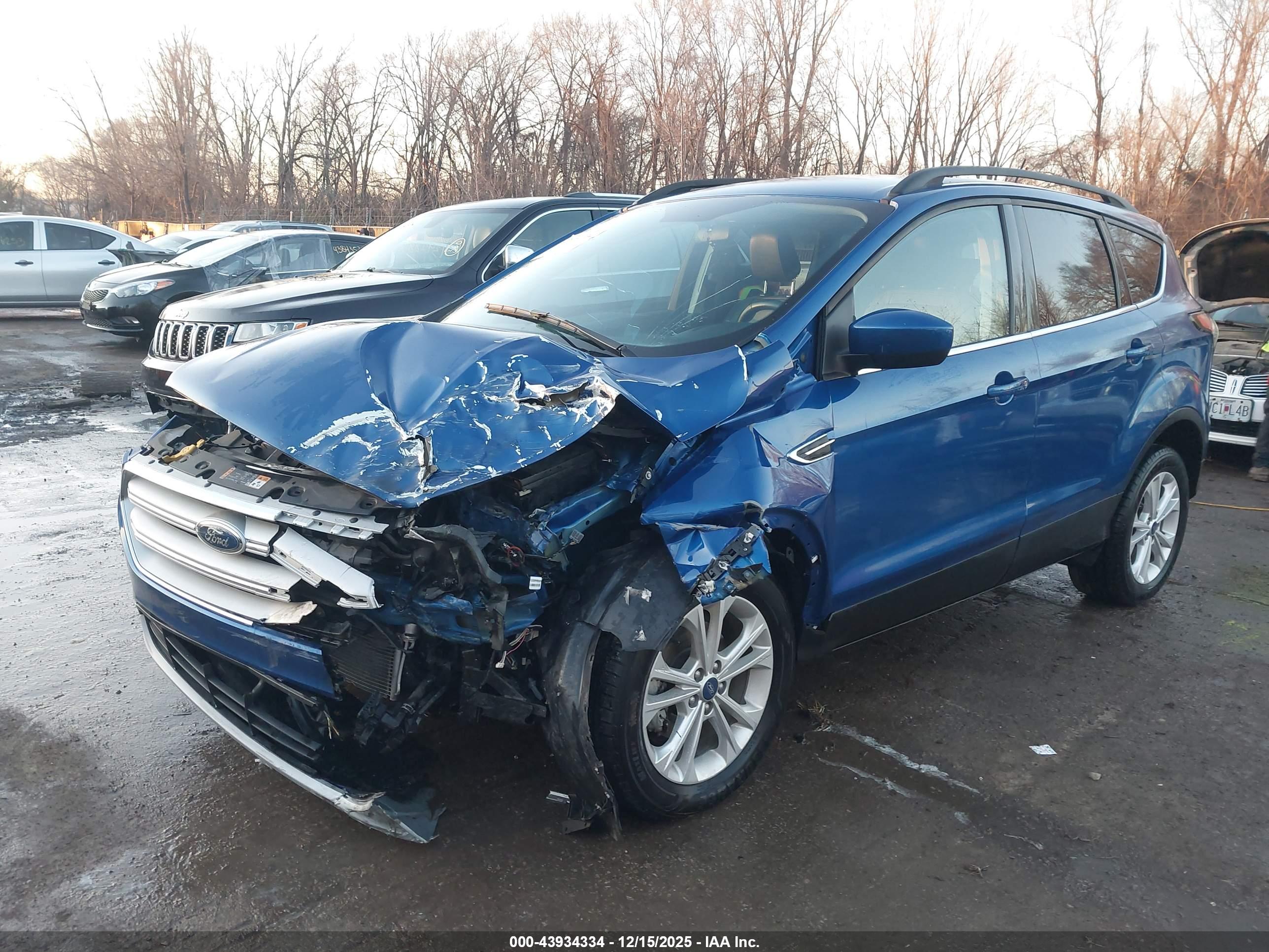 FORD ESCAPE image 2