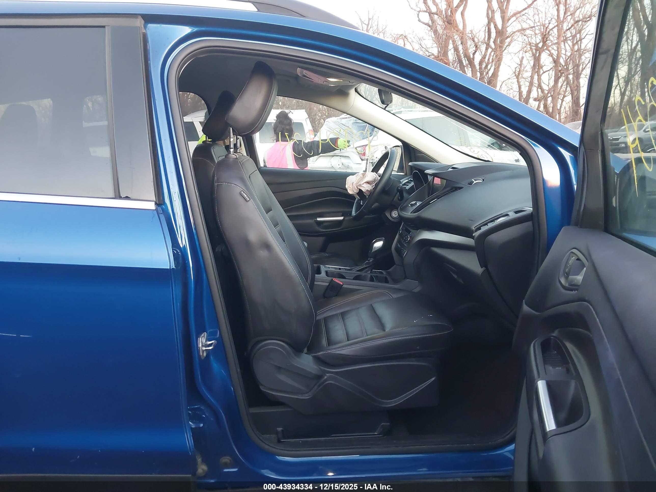 FORD ESCAPE image 5