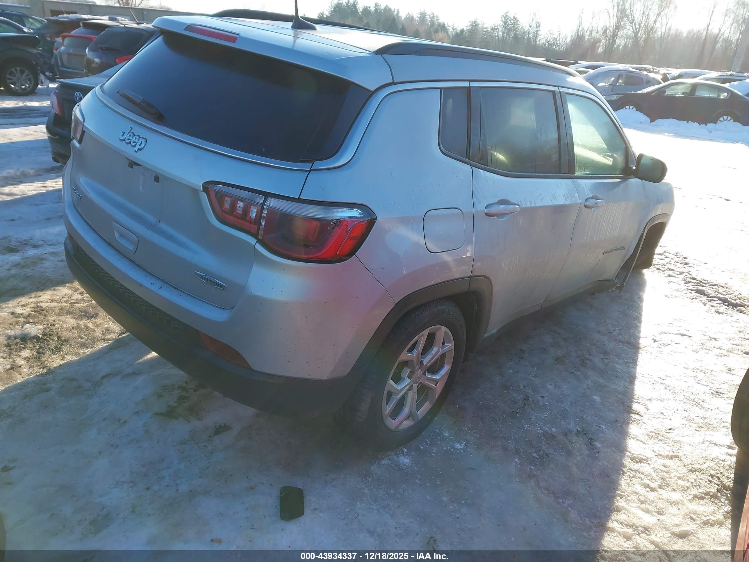JEEP COMPASS image 4