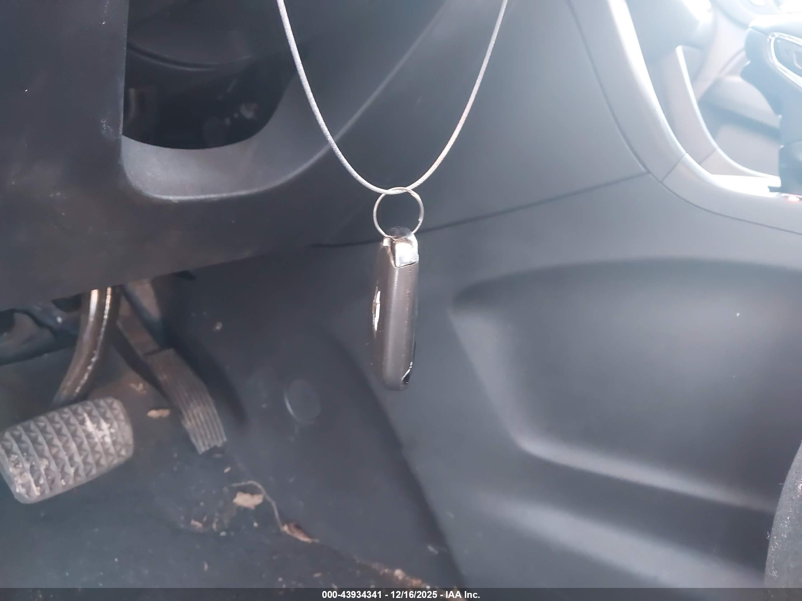 CHEVROLET EQUINOX image 11