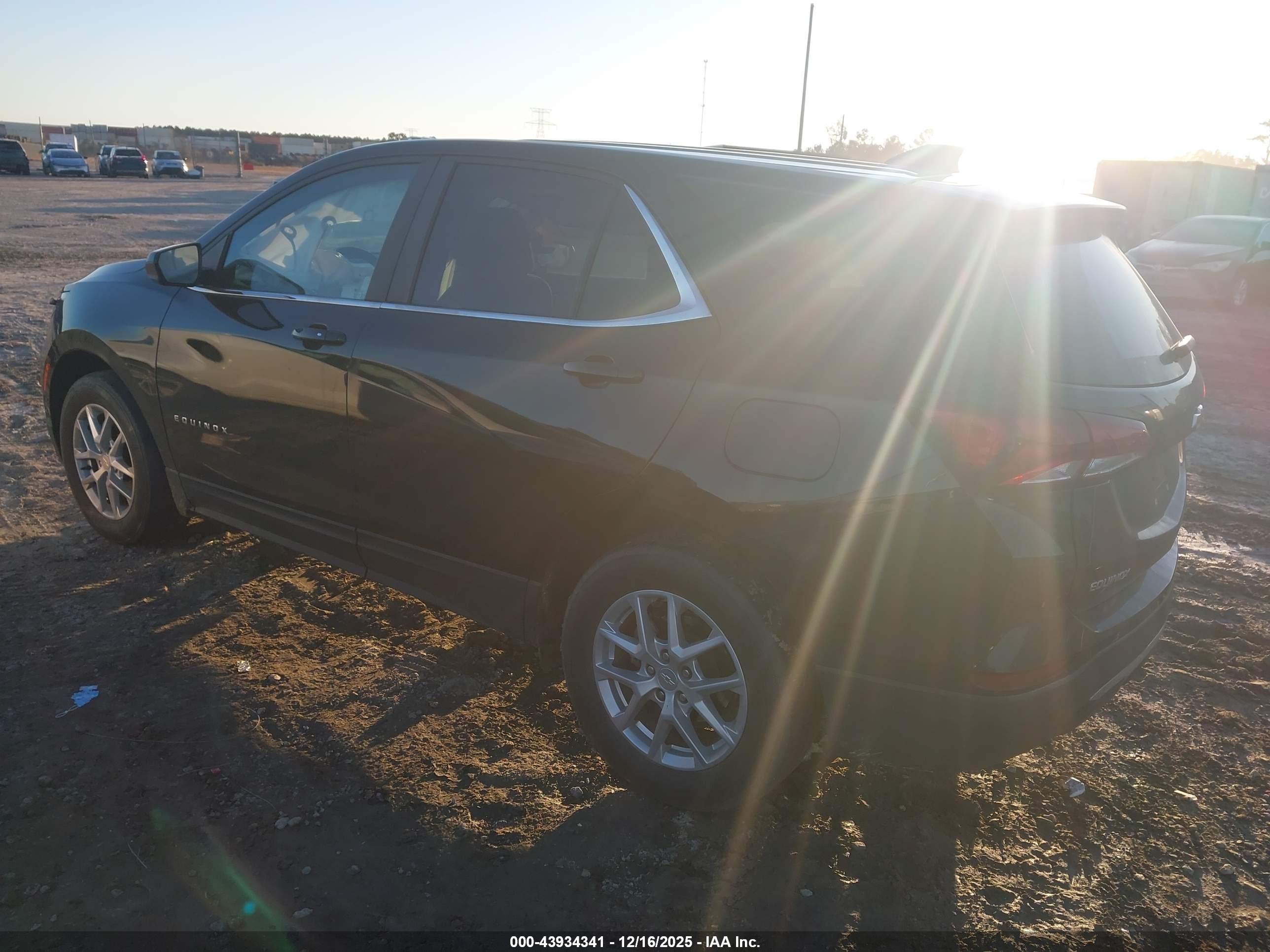 CHEVROLET EQUINOX image 3
