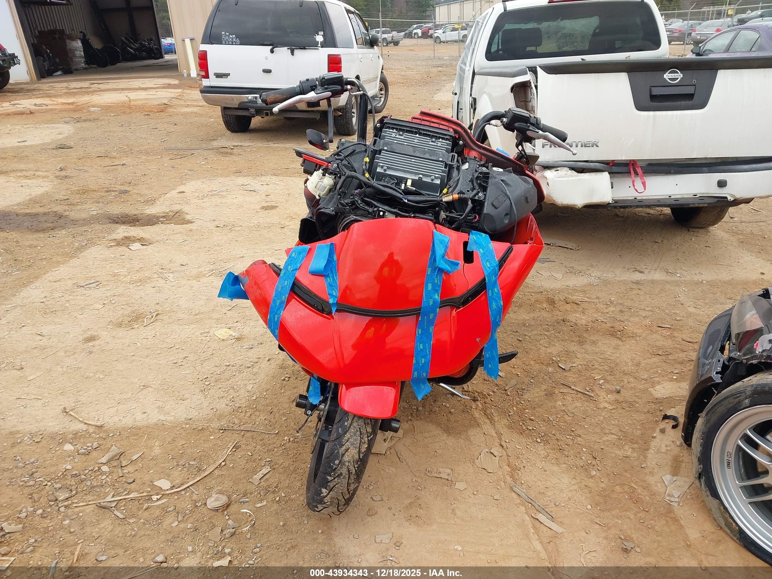 HARLEY-DAVIDSON FLTRX image 5