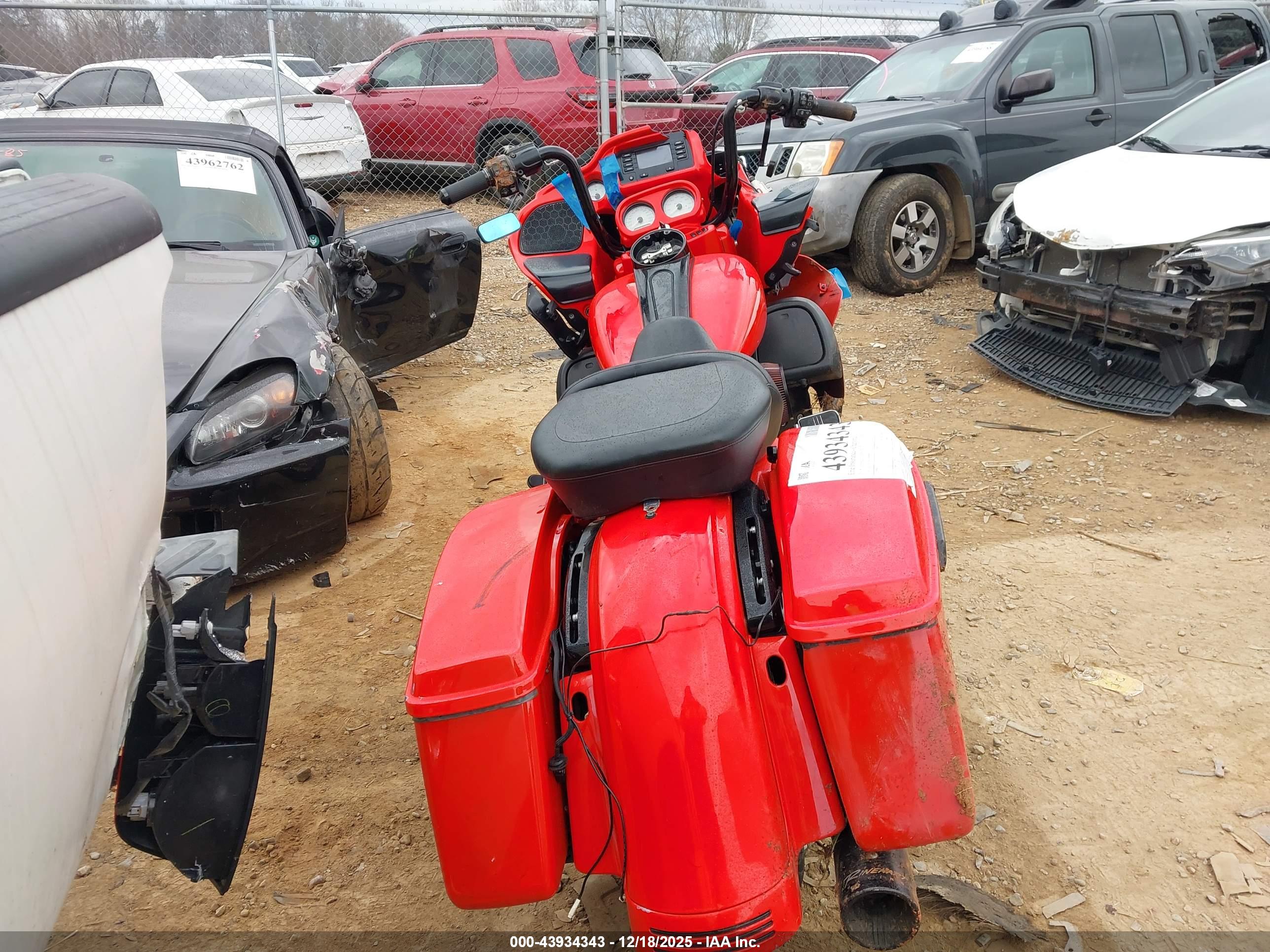 HARLEY-DAVIDSON FLTRX image 6