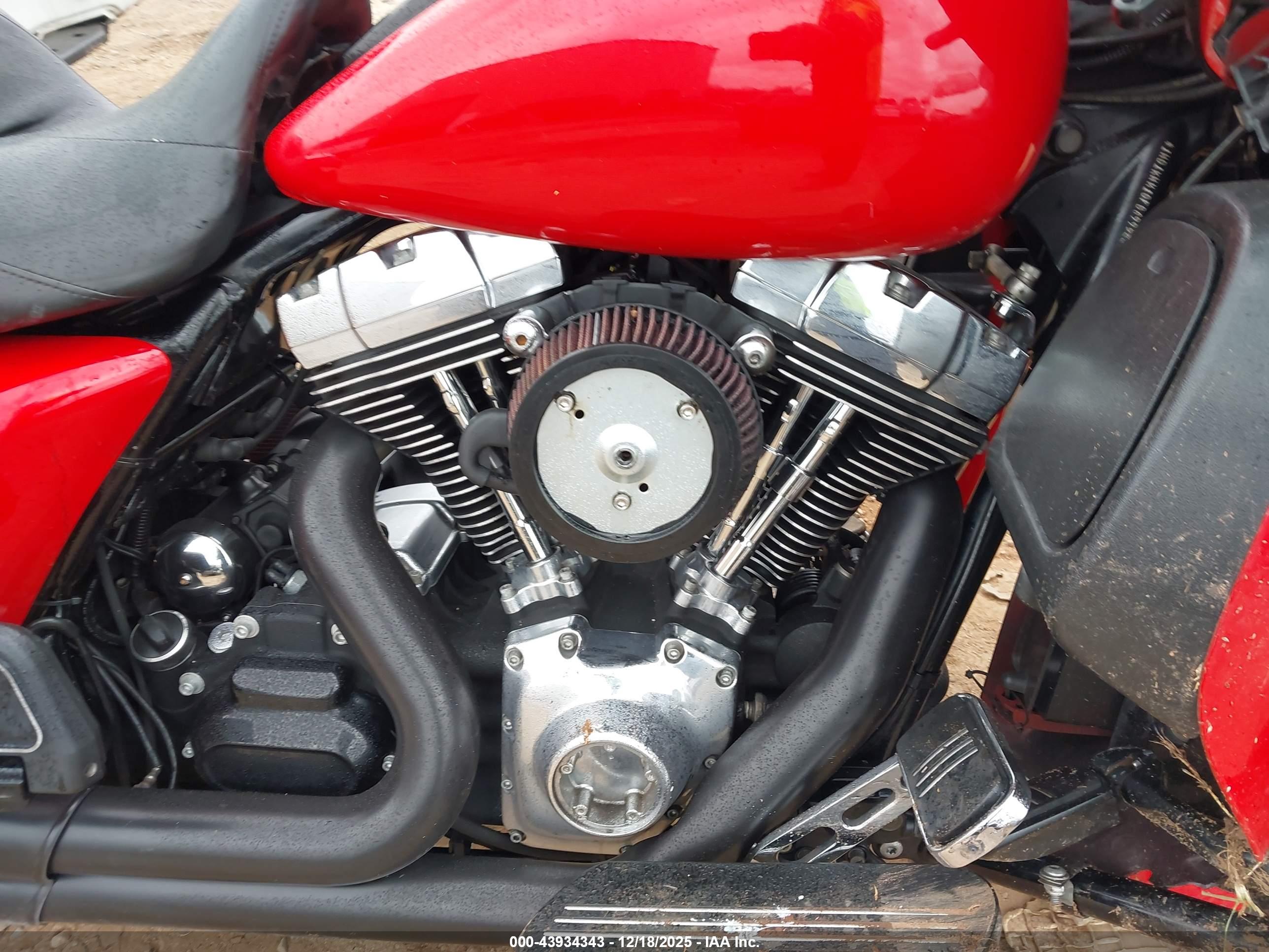 HARLEY-DAVIDSON FLTRX image 8