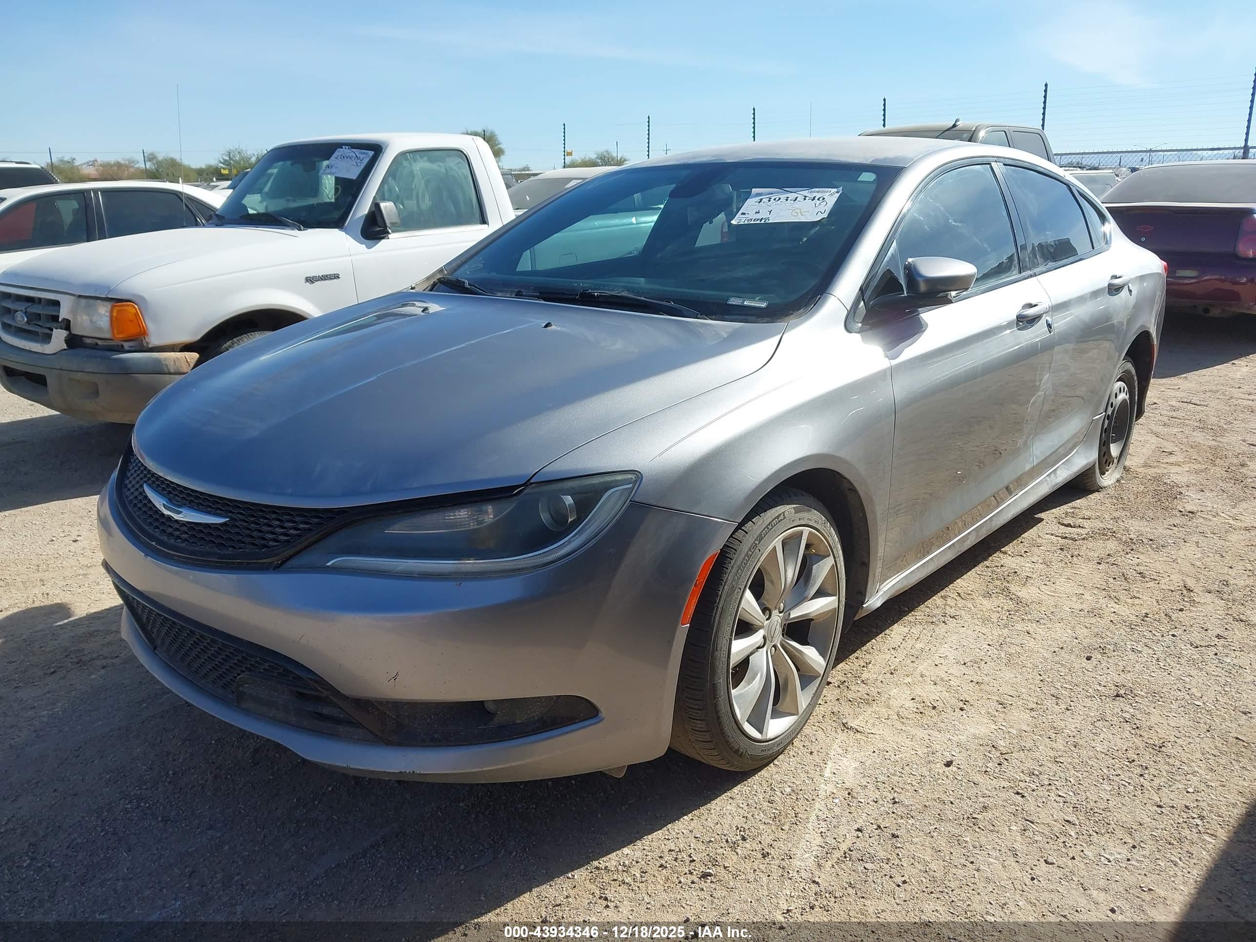 CHRYSLER 200 image 2