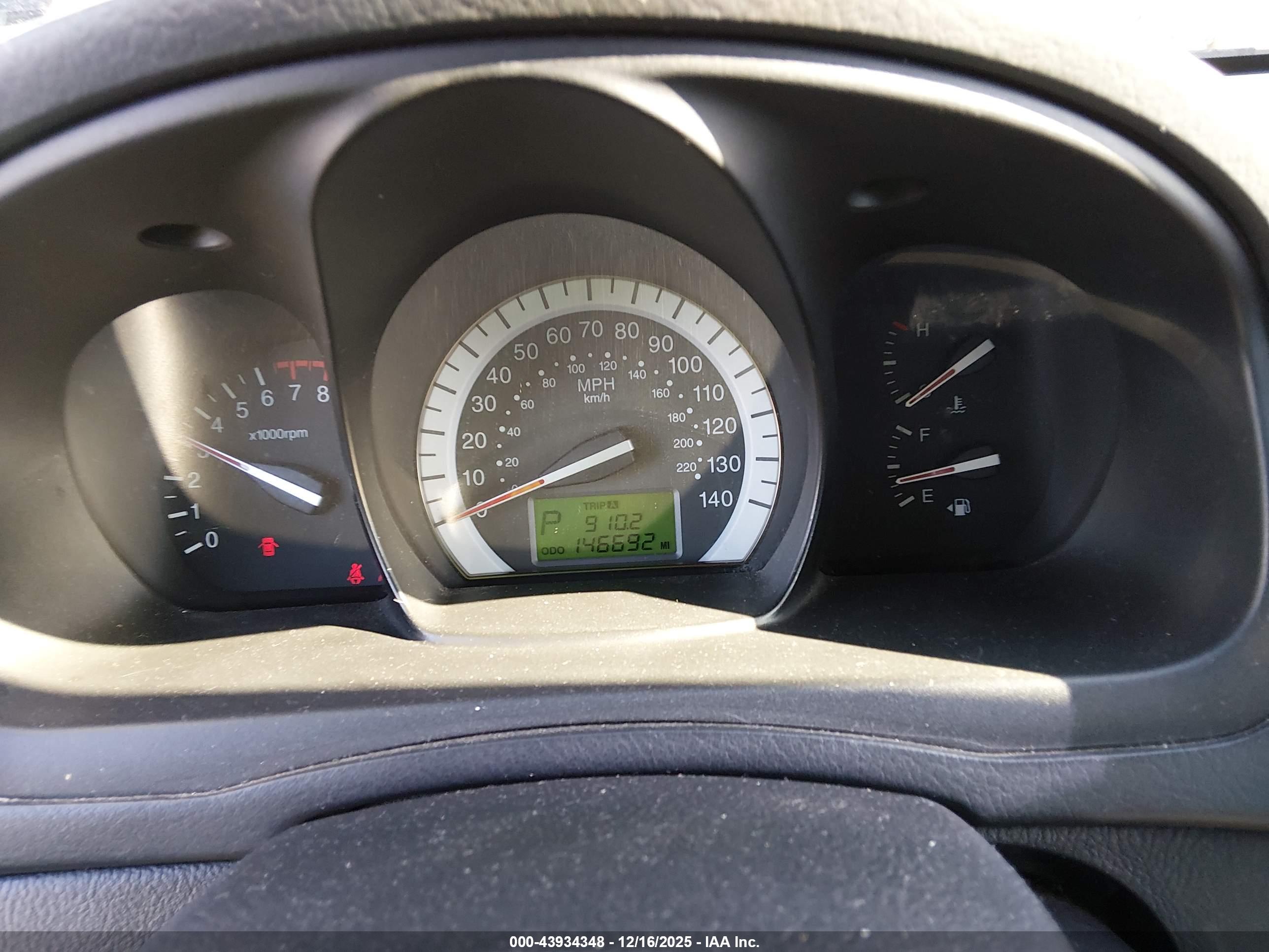 KIA SPECTRA5 image 7