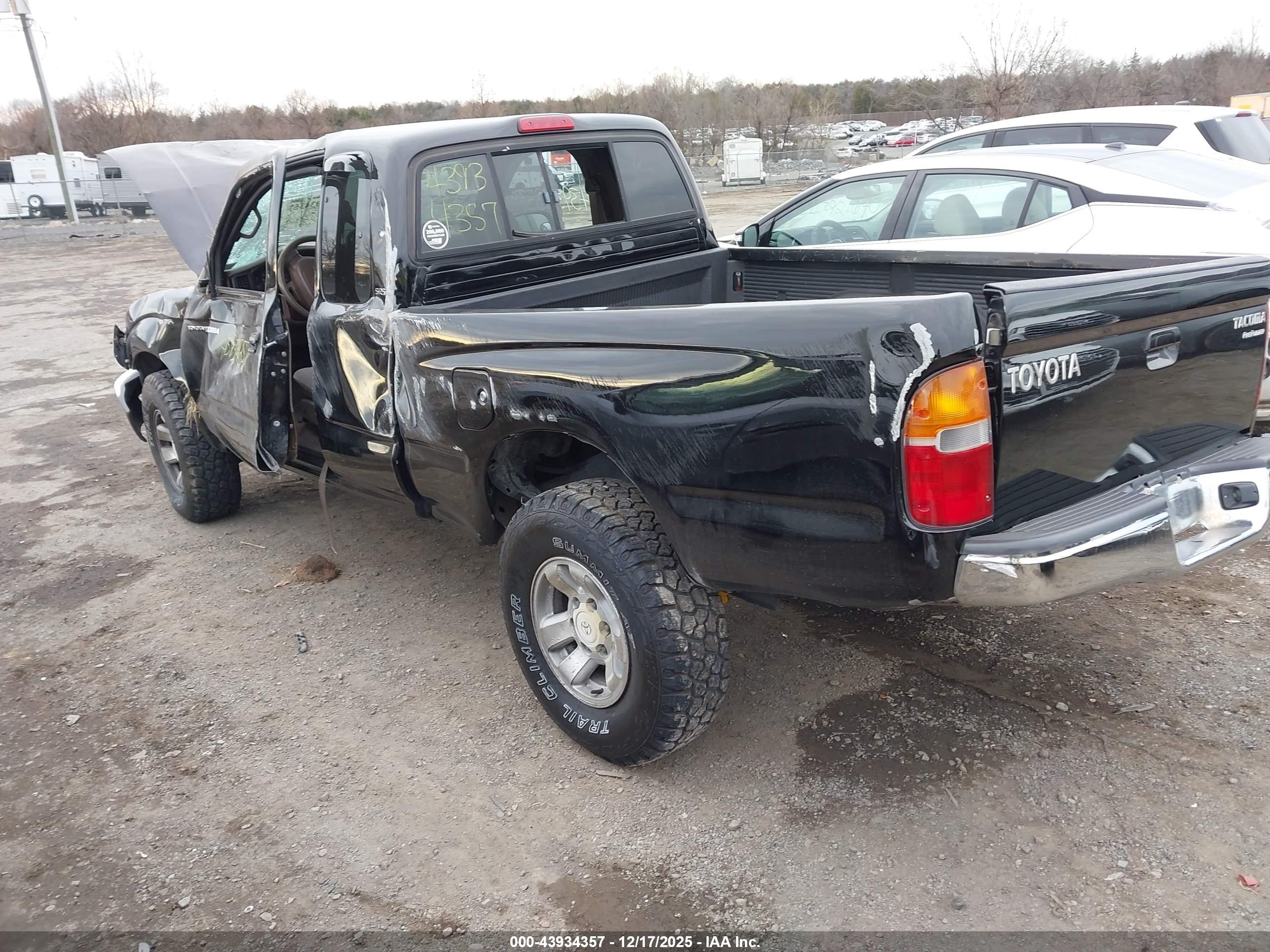 TOYOTA TACOMA image 3