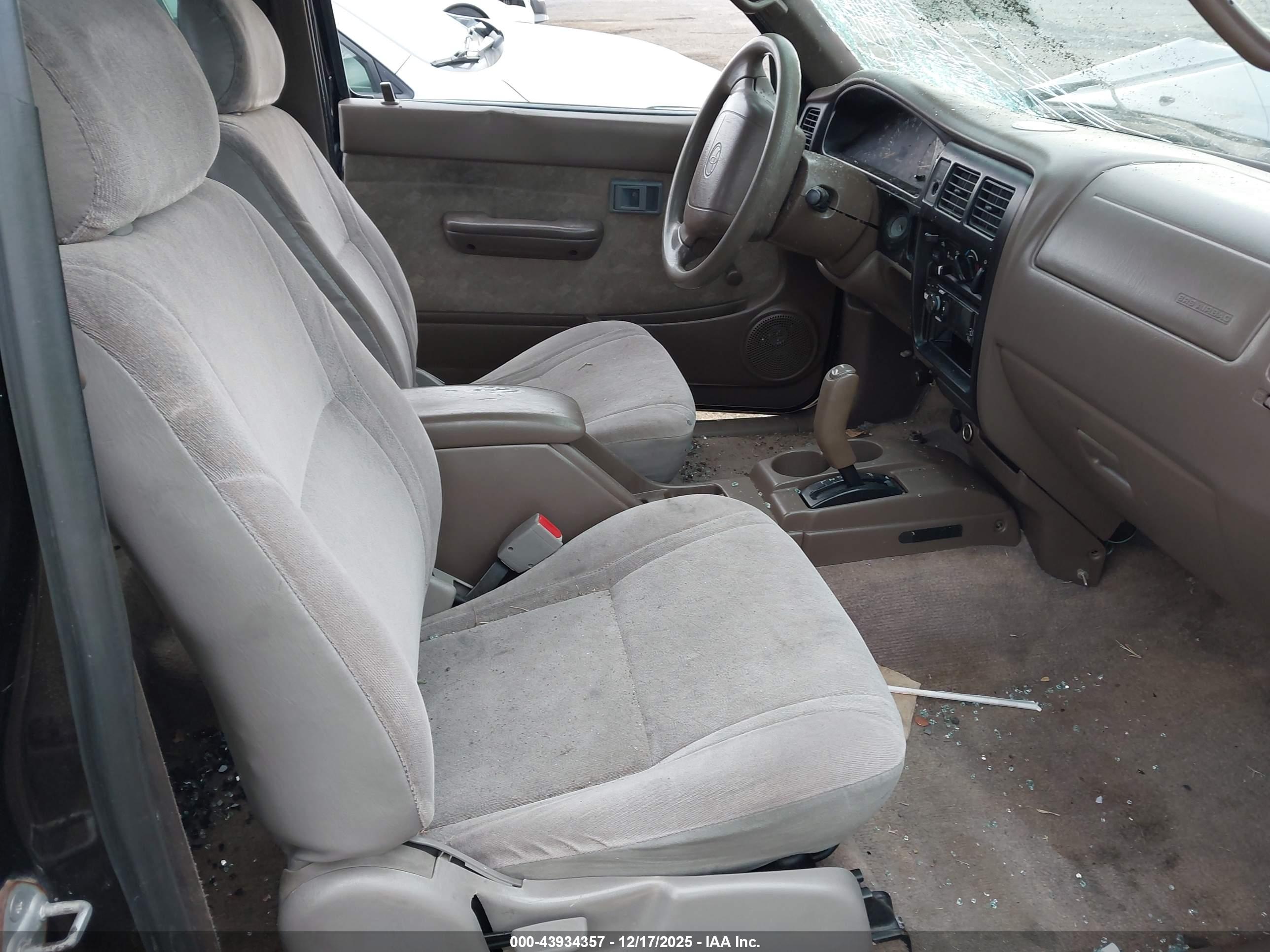 TOYOTA TACOMA image 5