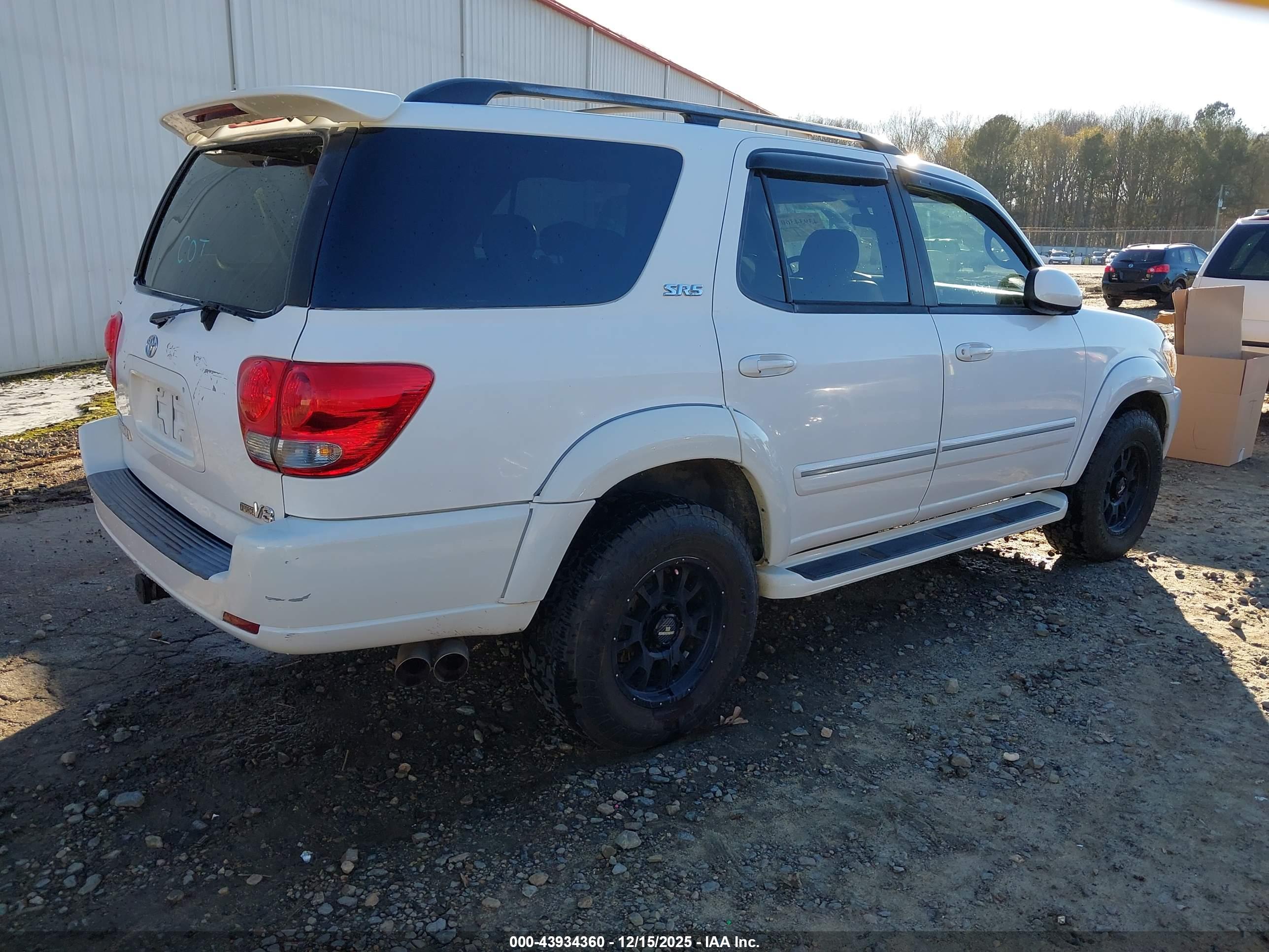 TOYOTA SEQUOIA image 4