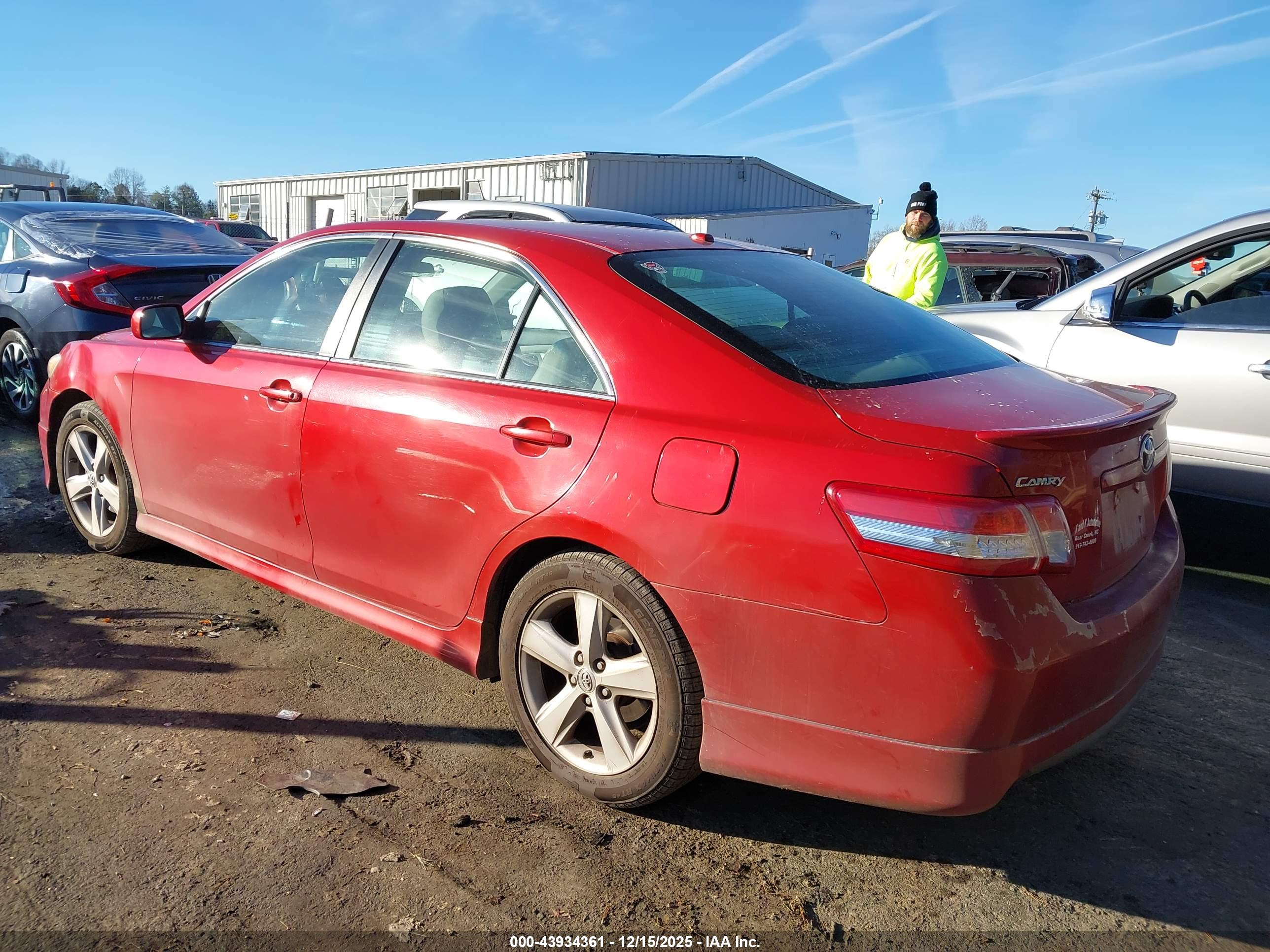 TOYOTA CAMRY image 3