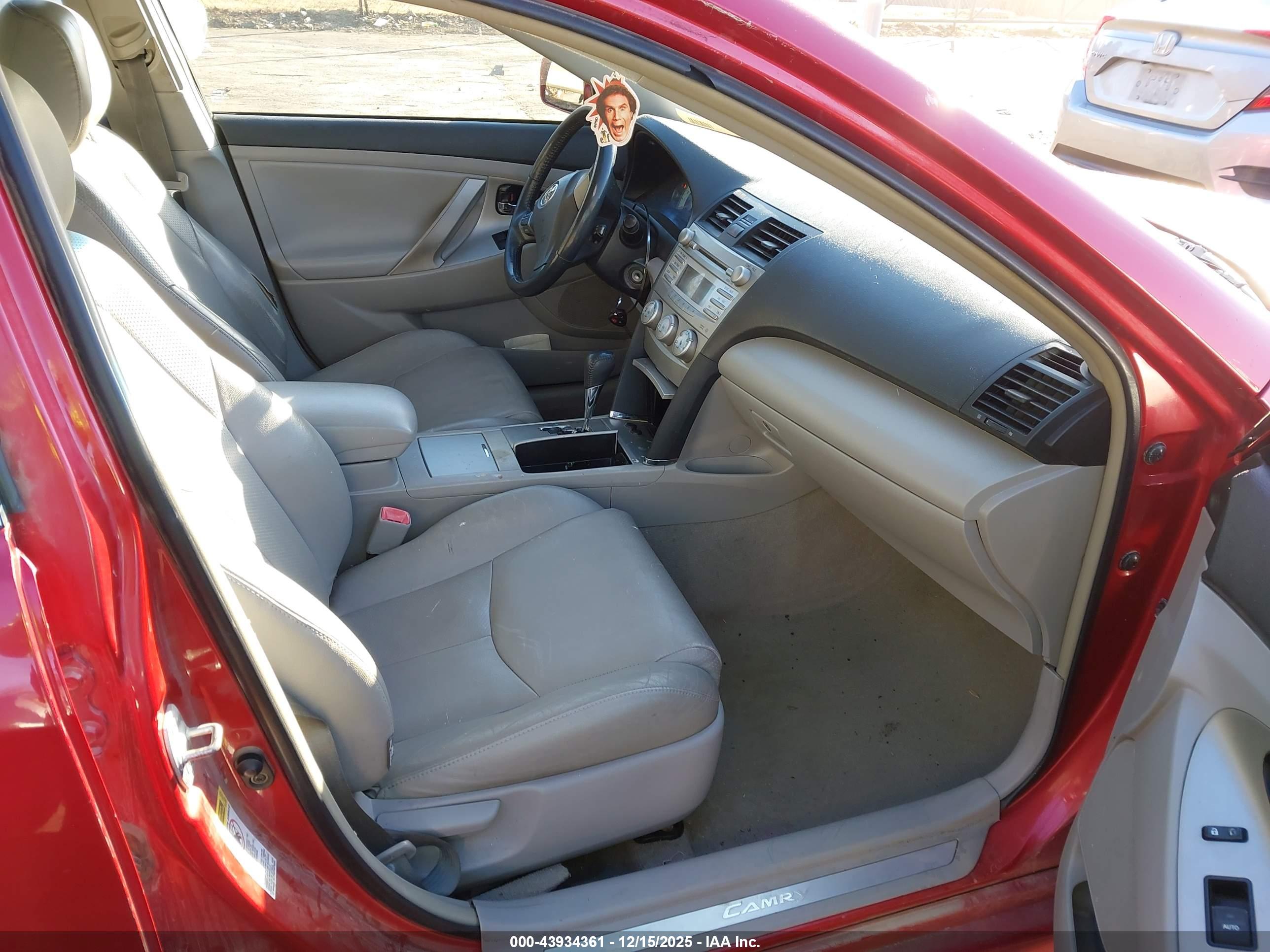 TOYOTA CAMRY image 5