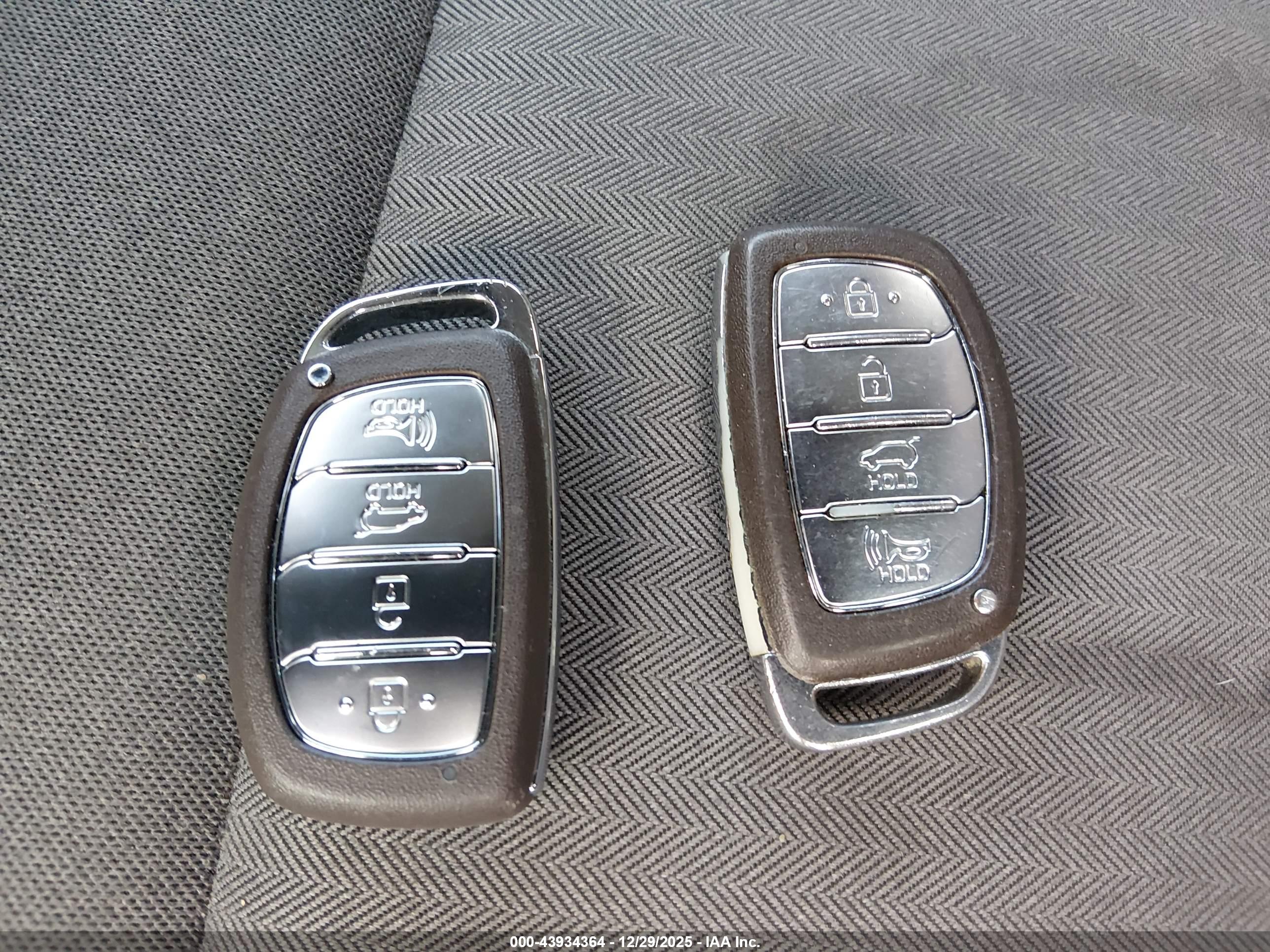 HYUNDAI IONIQ image 11