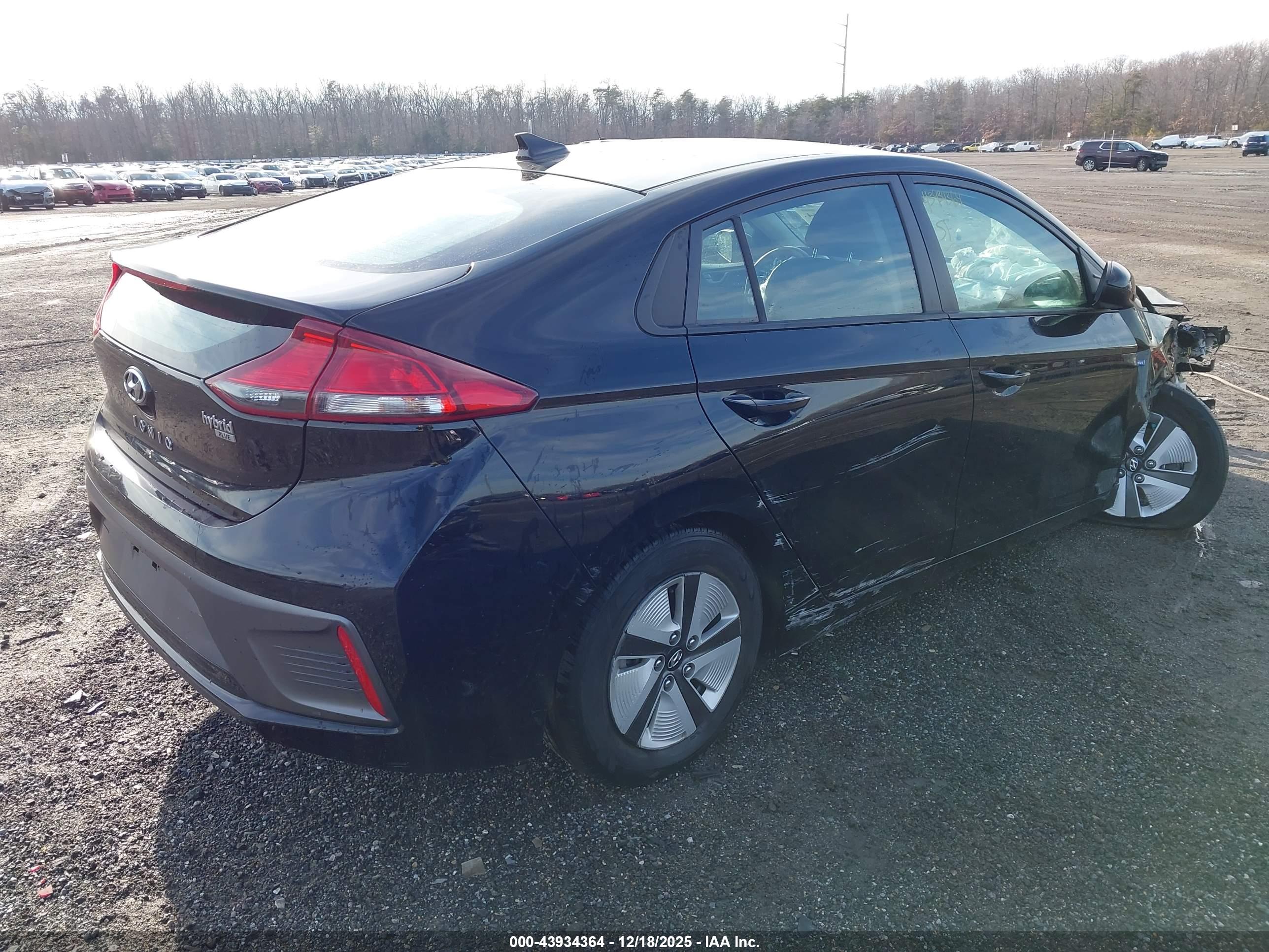 HYUNDAI IONIQ image 4