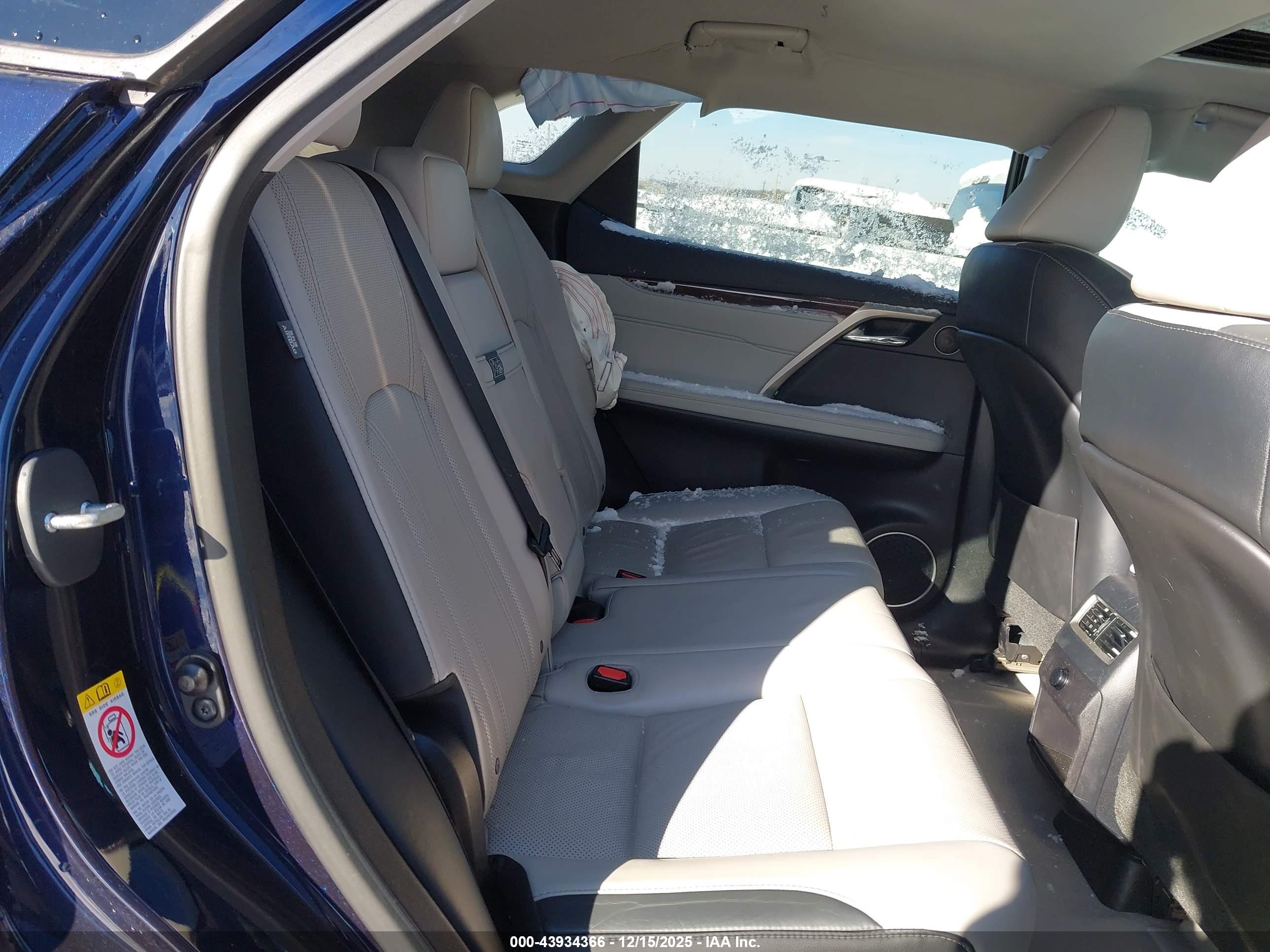 LEXUS RX image 8