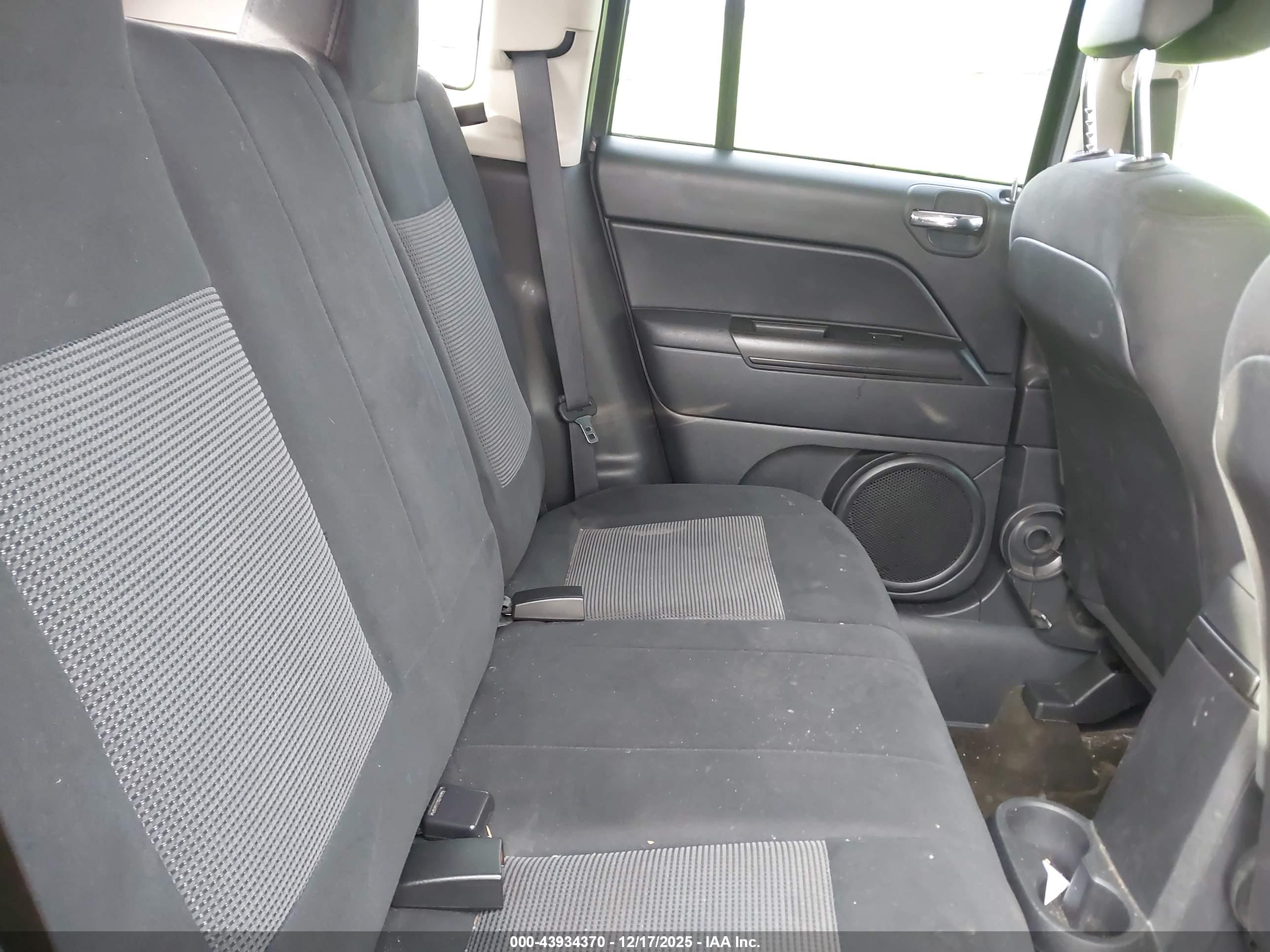 JEEP COMPASS image 8