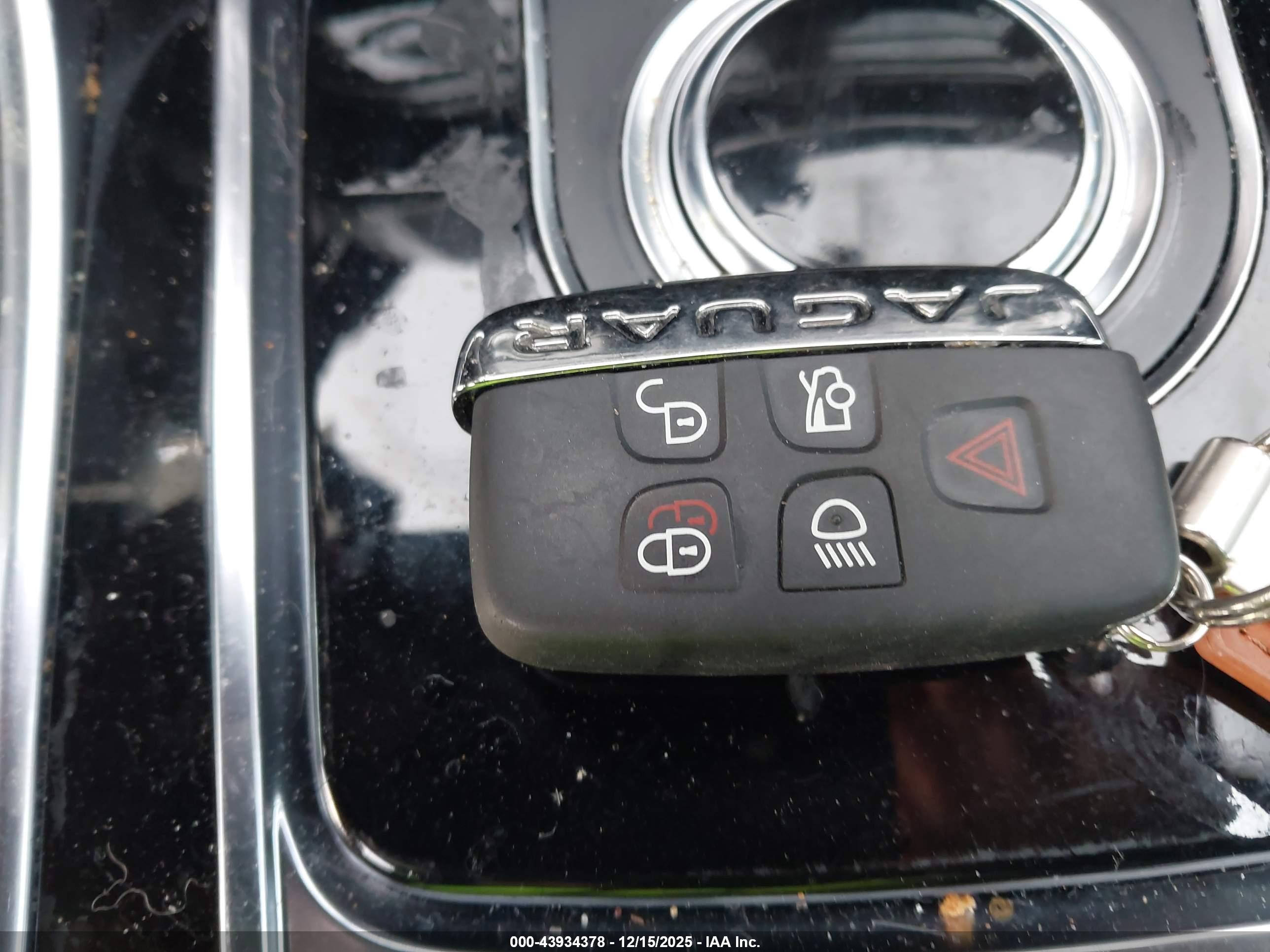 JAGUAR XE image 11